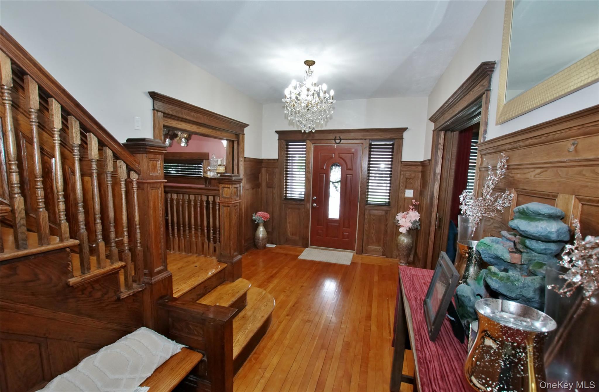 278 S Long Beach Avenue Property Photo 9