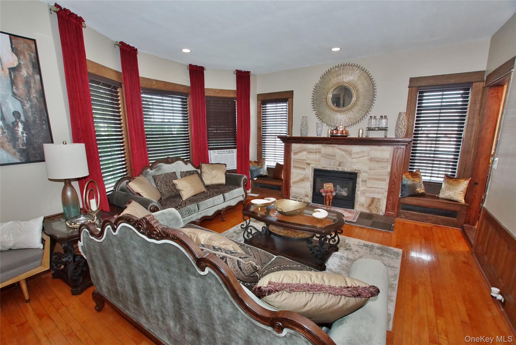 278 S Long Beach Avenue Property Photo 13