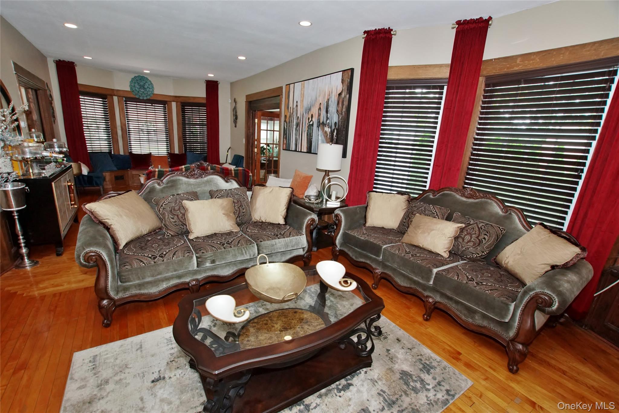 278 S Long Beach Avenue Property Photo 14
