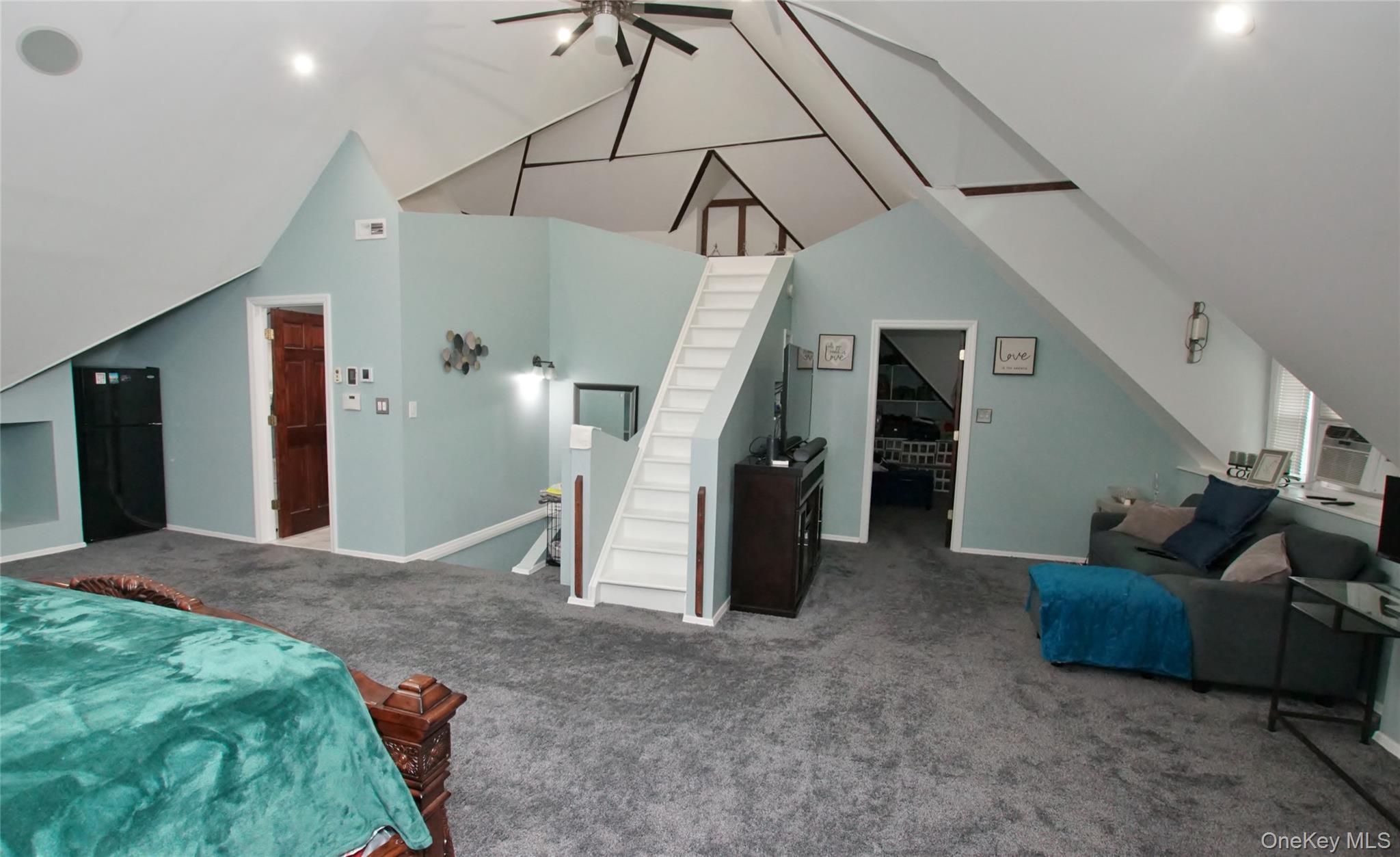 278 S Long Beach Avenue Property Photo 25