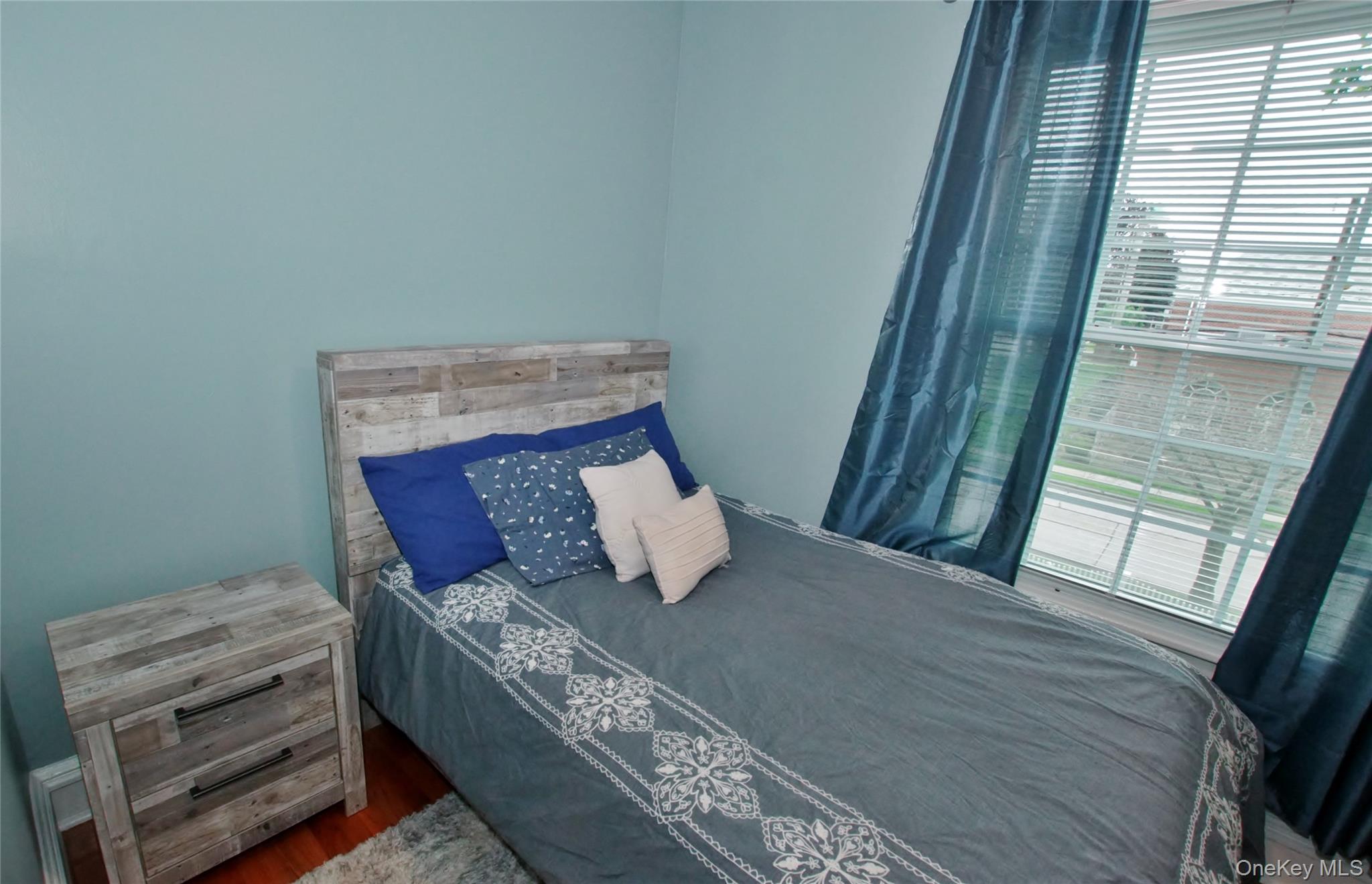 278 S Long Beach Avenue Property Photo 31