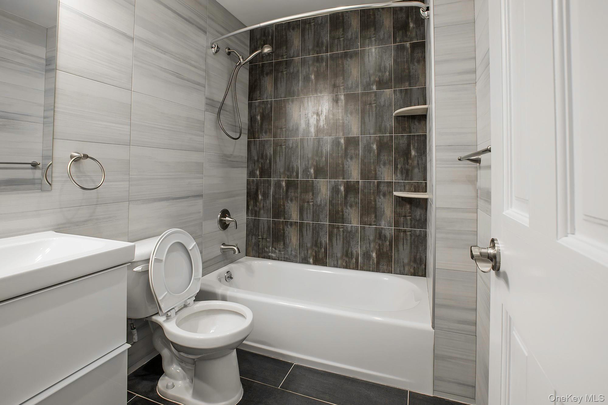 411 Himrod Street Property Photo 17