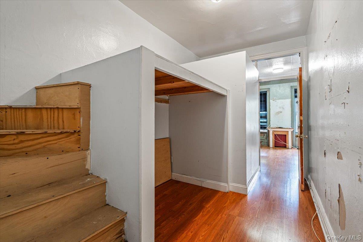 1719 Woodbine Street Property Photo 4