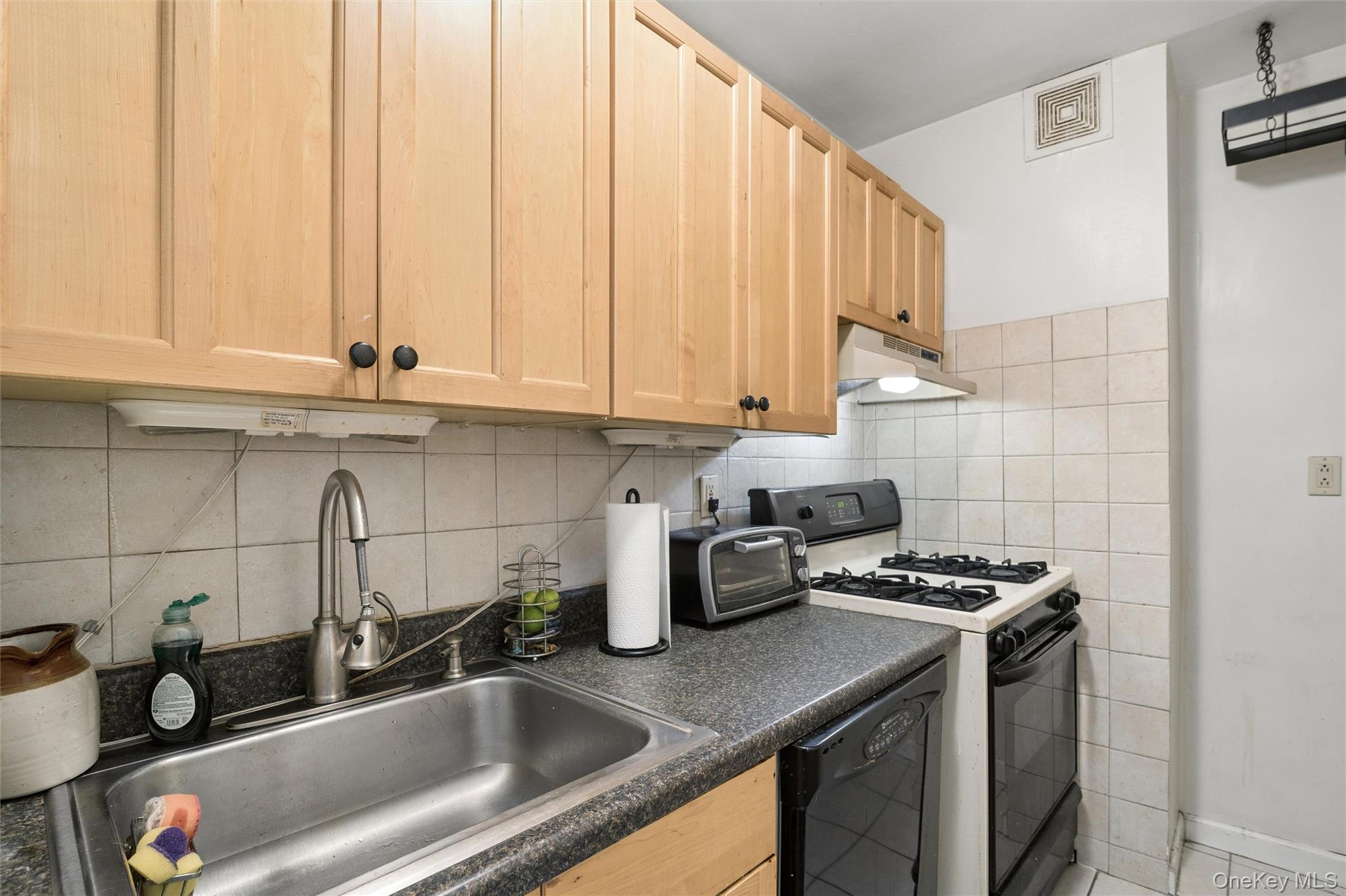 101 Clinton Avenue 3h Property Photo 18