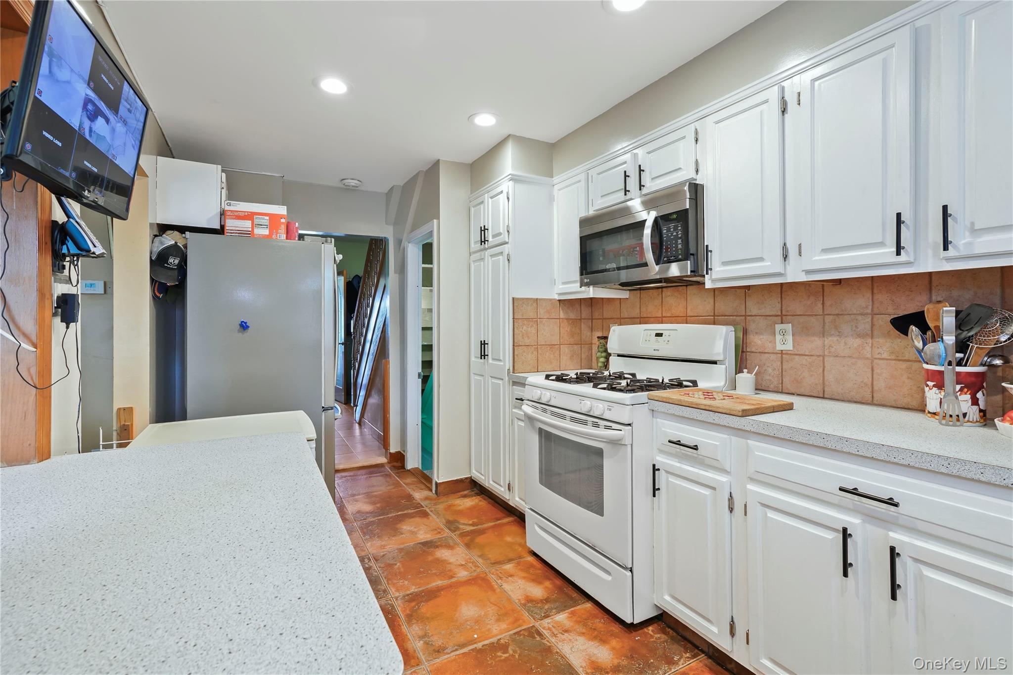 94-32 77th Street Property Photo 9