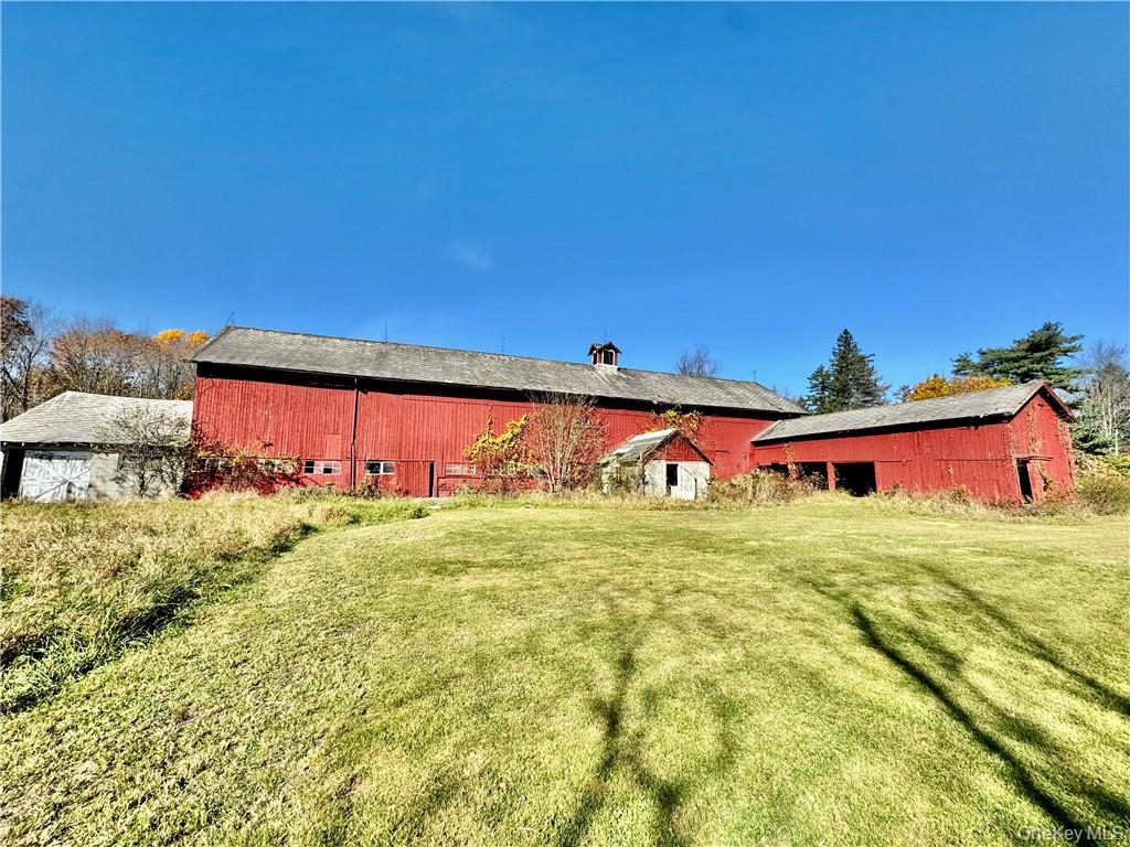 255 Howells Road Property Photo 6