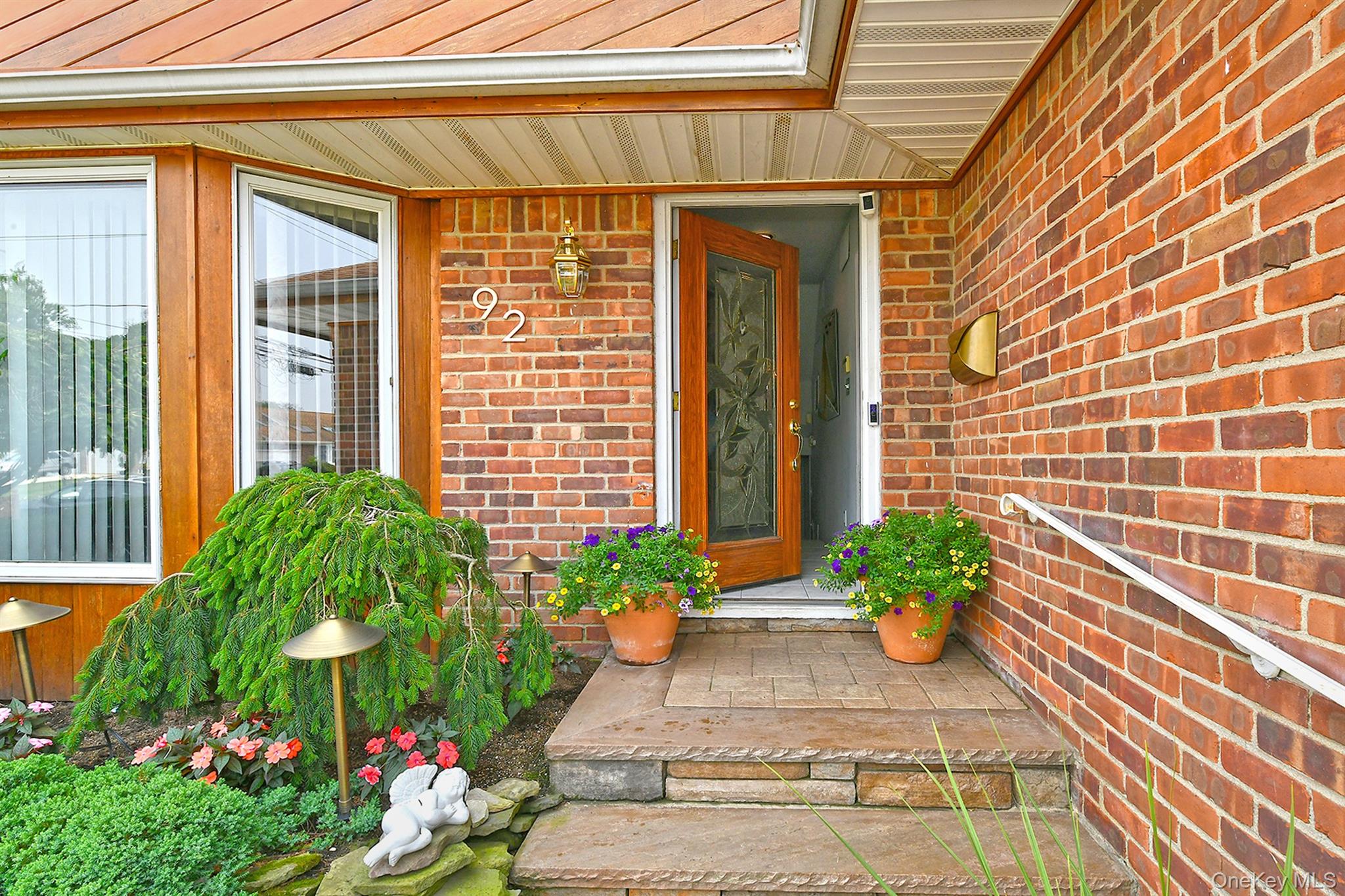 92 Bowling Lane Property Photo 5