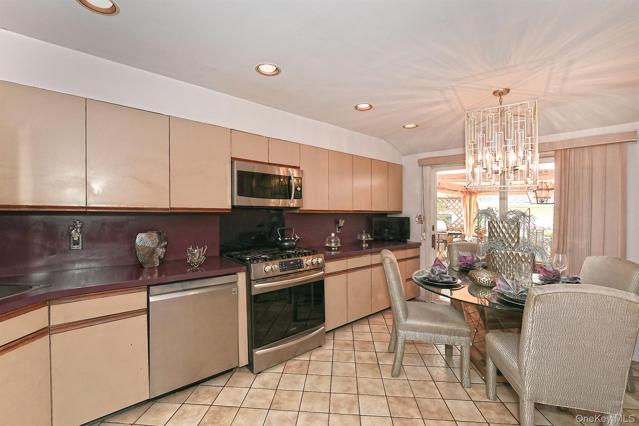 92 Bowling Lane Property Photo 9