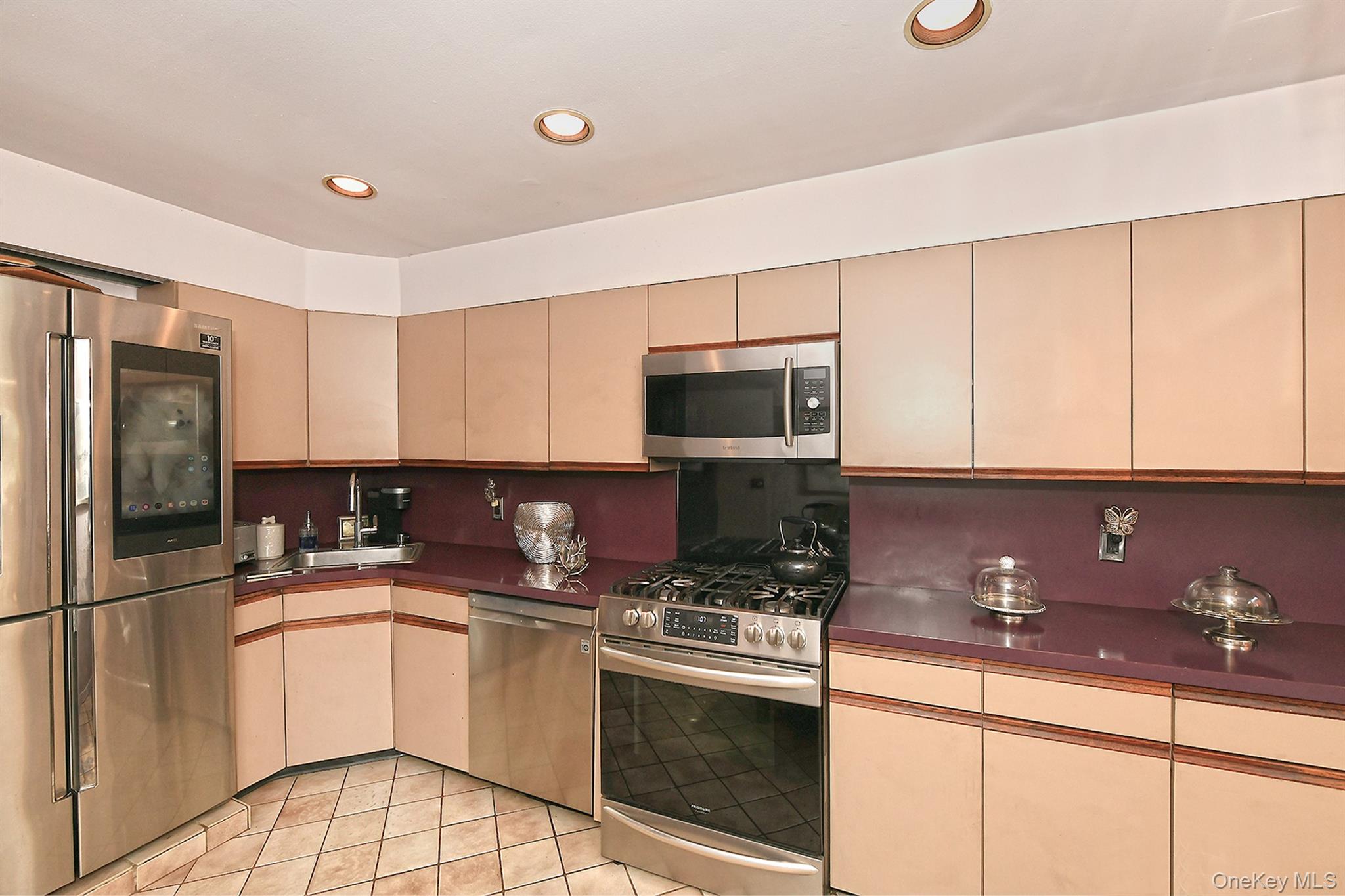 92 Bowling Lane Property Photo 10