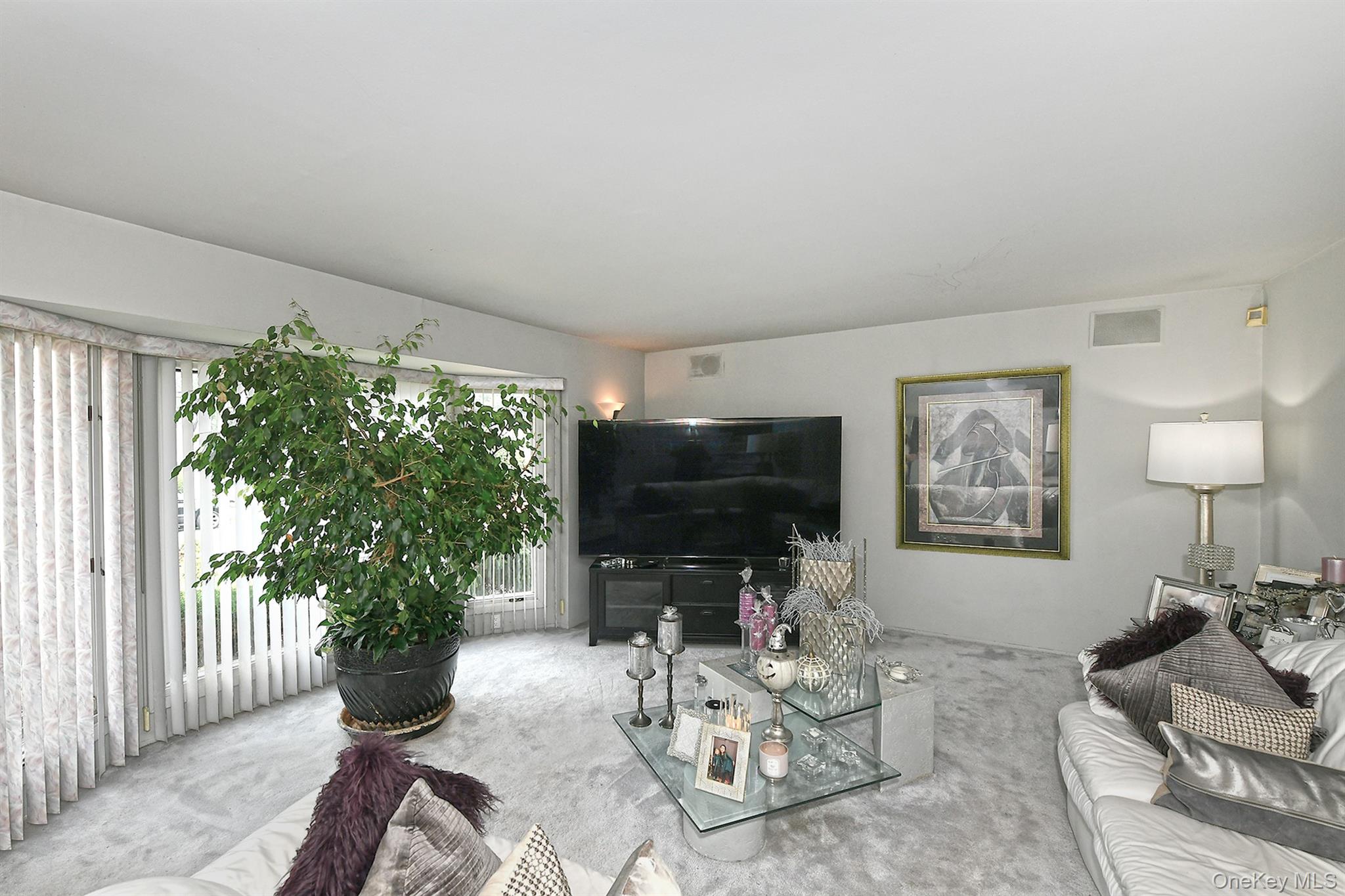 92 Bowling Lane Property Photo 11