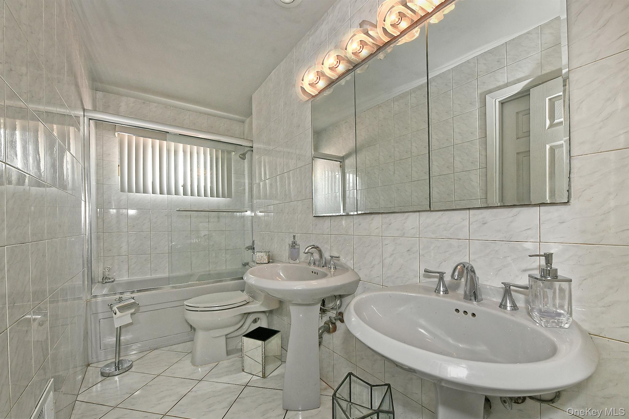 92 Bowling Lane Property Photo 13
