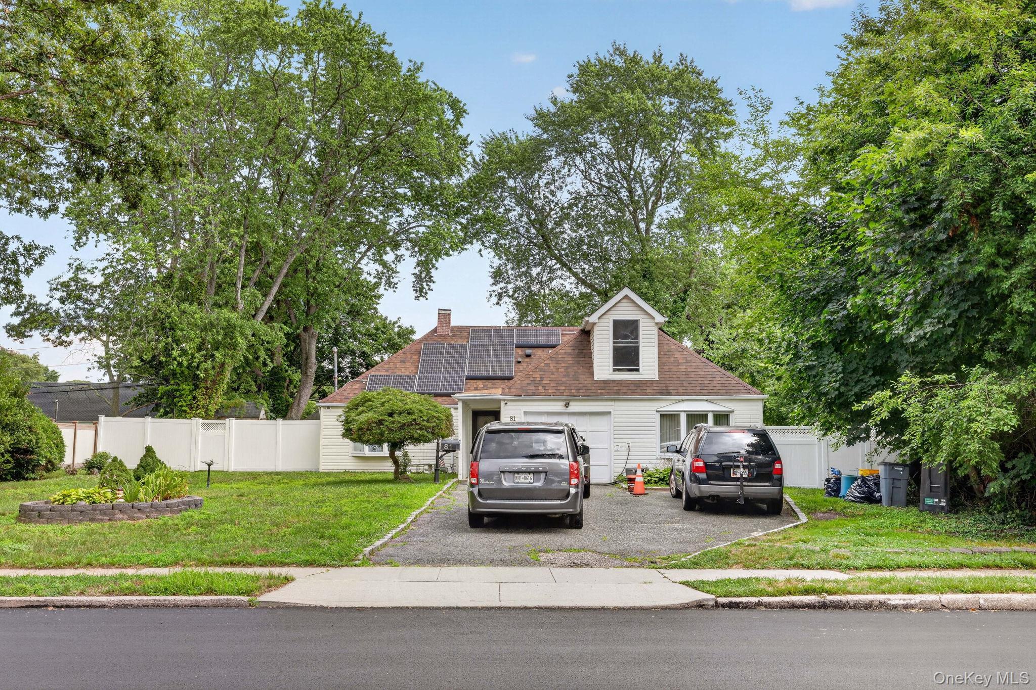 81 S Bedford Avenue Property Photo 2