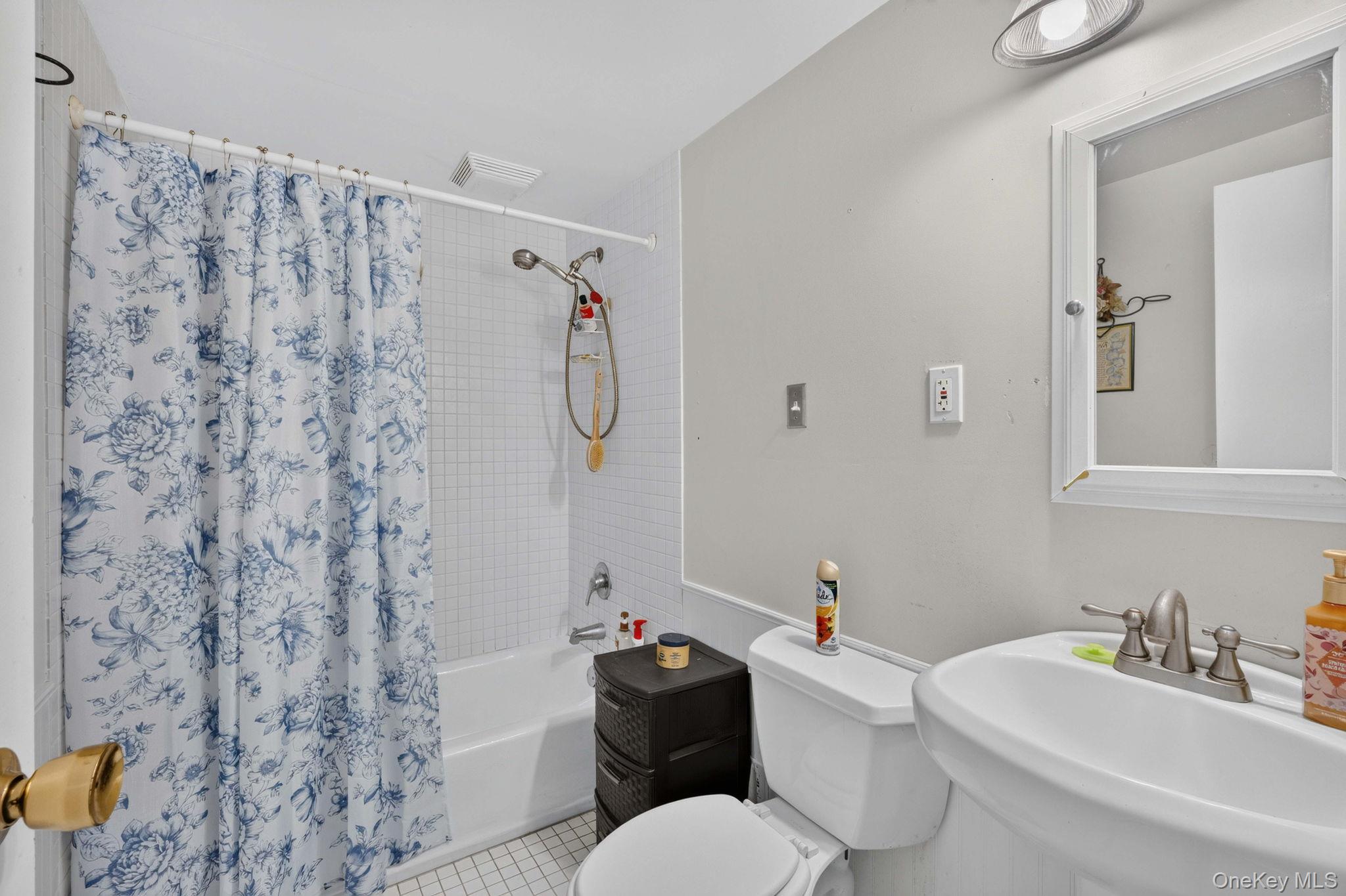 81 S Bedford Avenue Property Photo 8