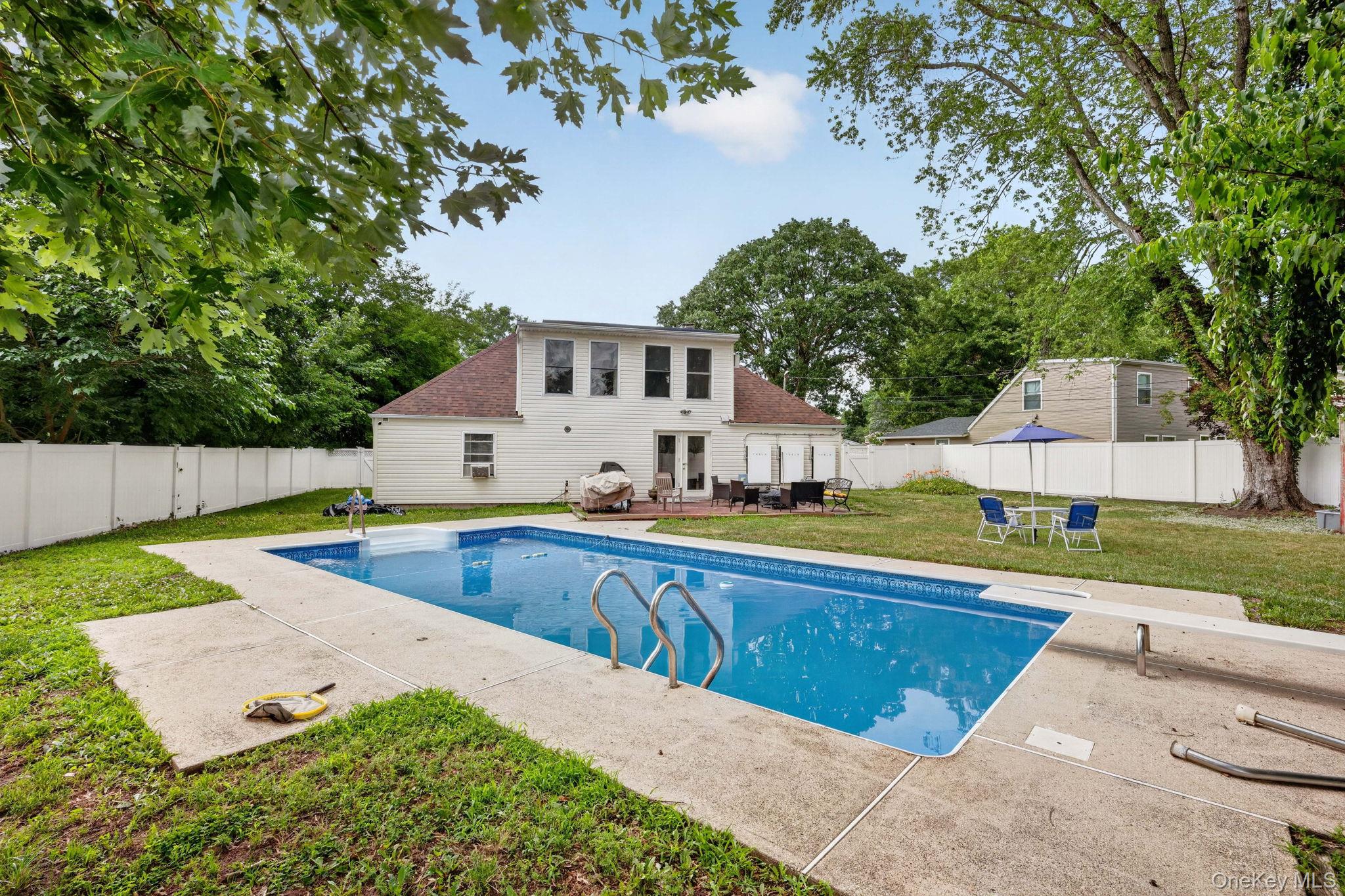 81 S Bedford Avenue Property Photo 15
