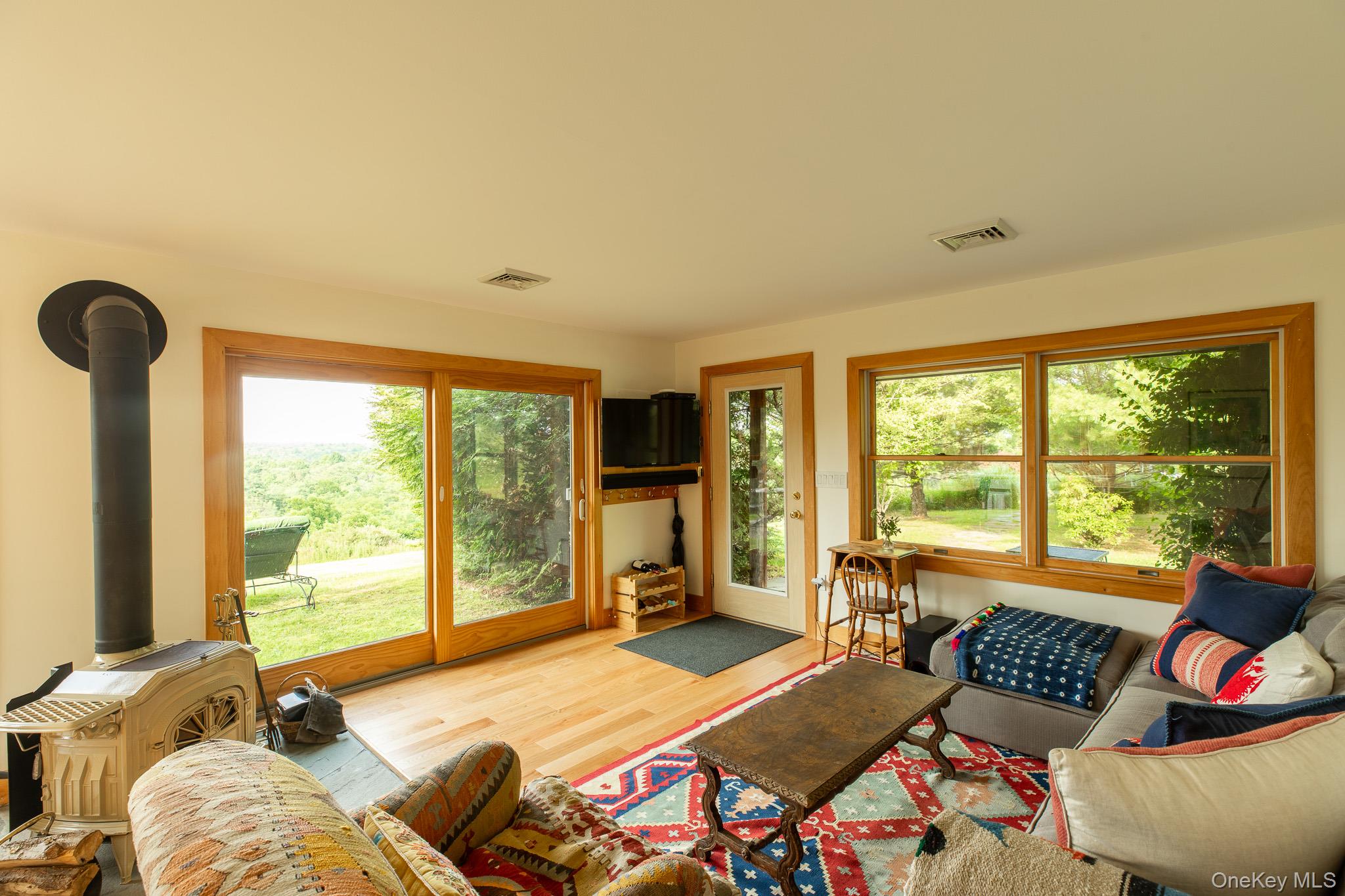 779 Queens Highway Property Photo 37