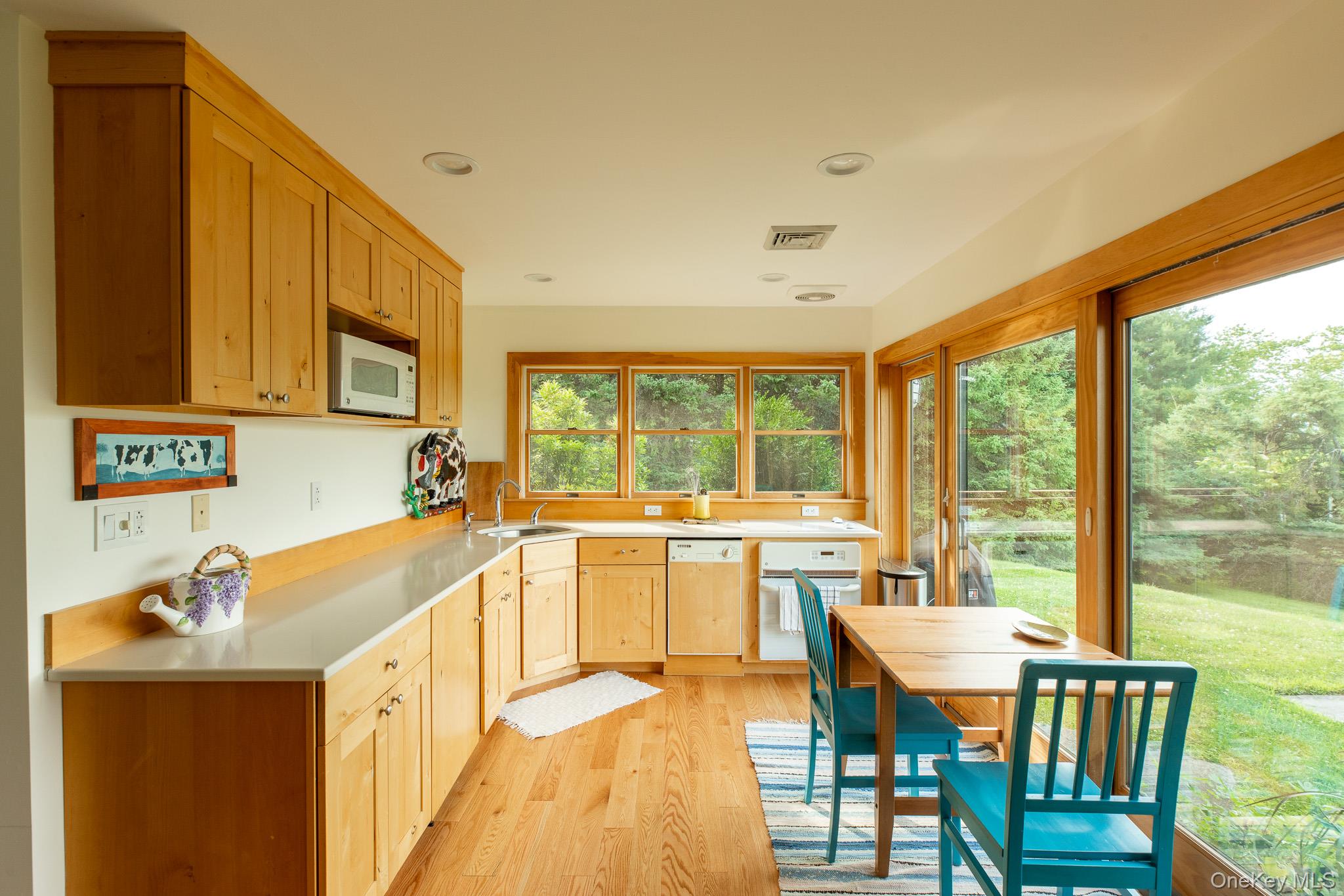 779 Queens Highway Property Photo 38