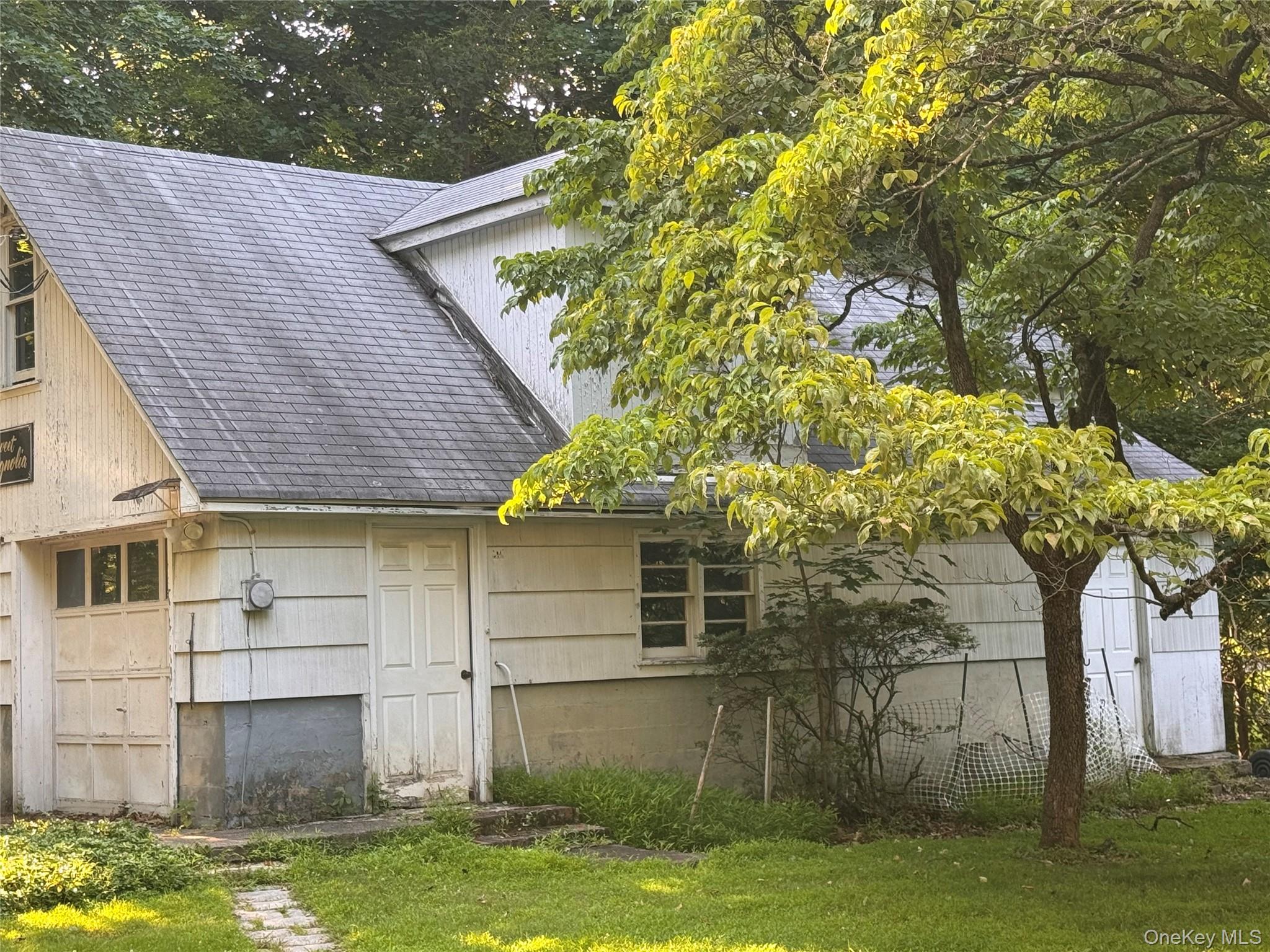 245 Zukor Road Property Photo 5
