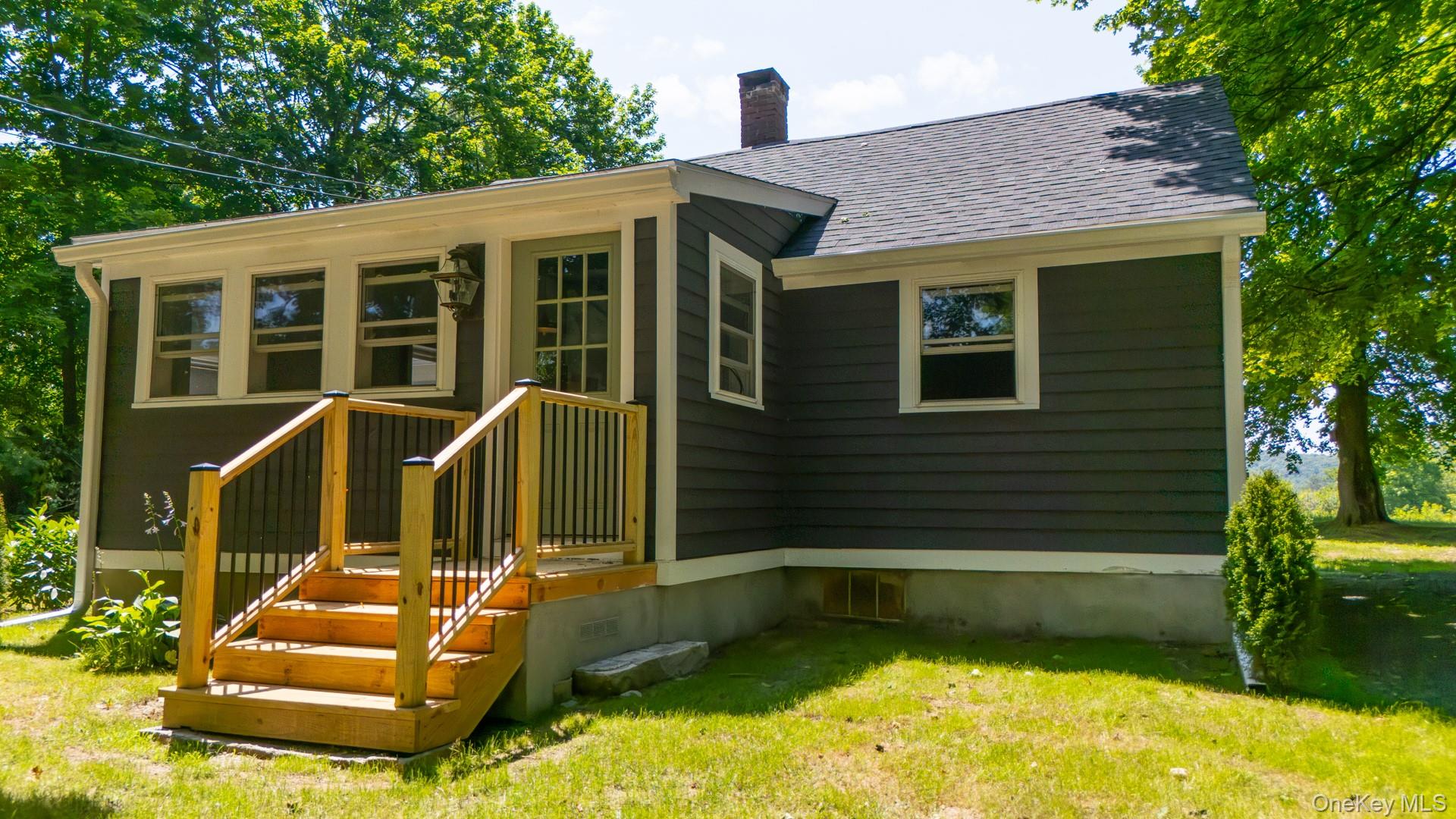 90 State Line Road Property Photo 1
