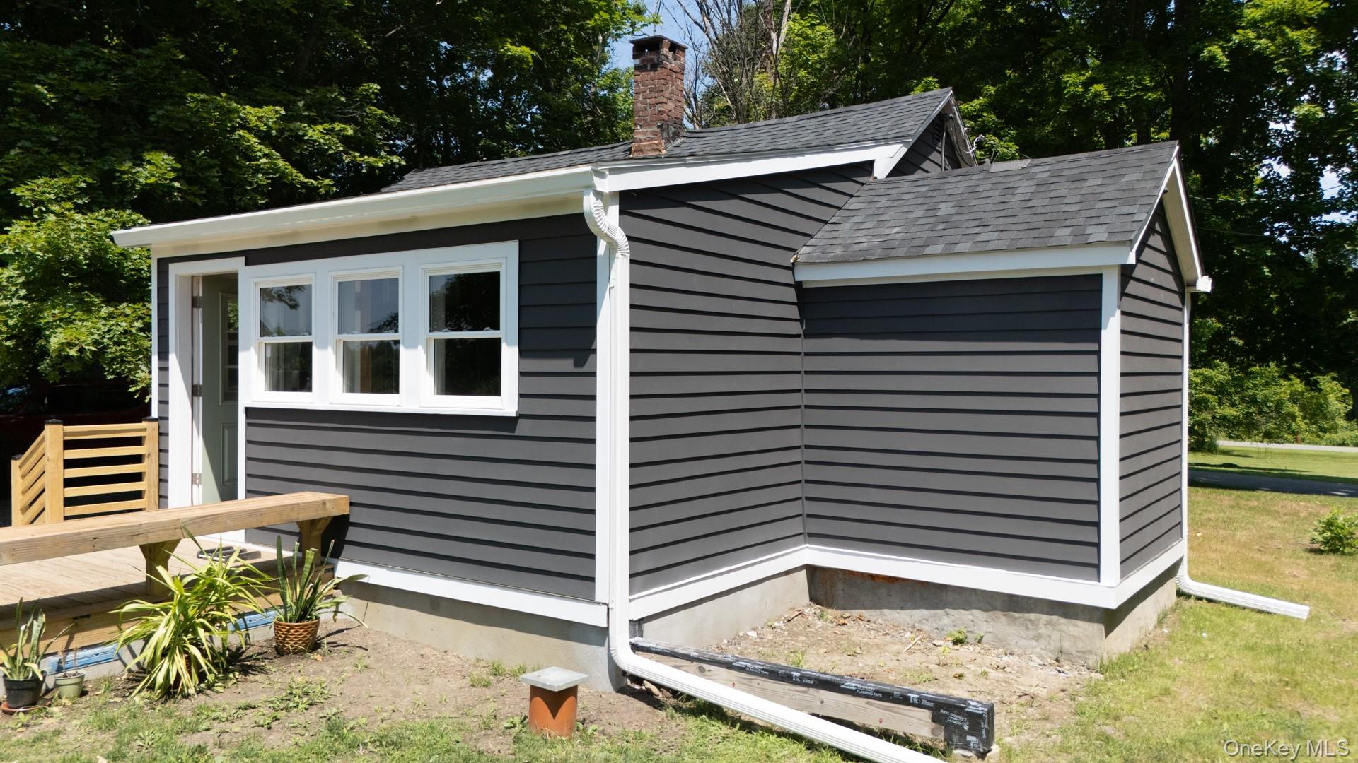 90 State Line Road Property Photo 3