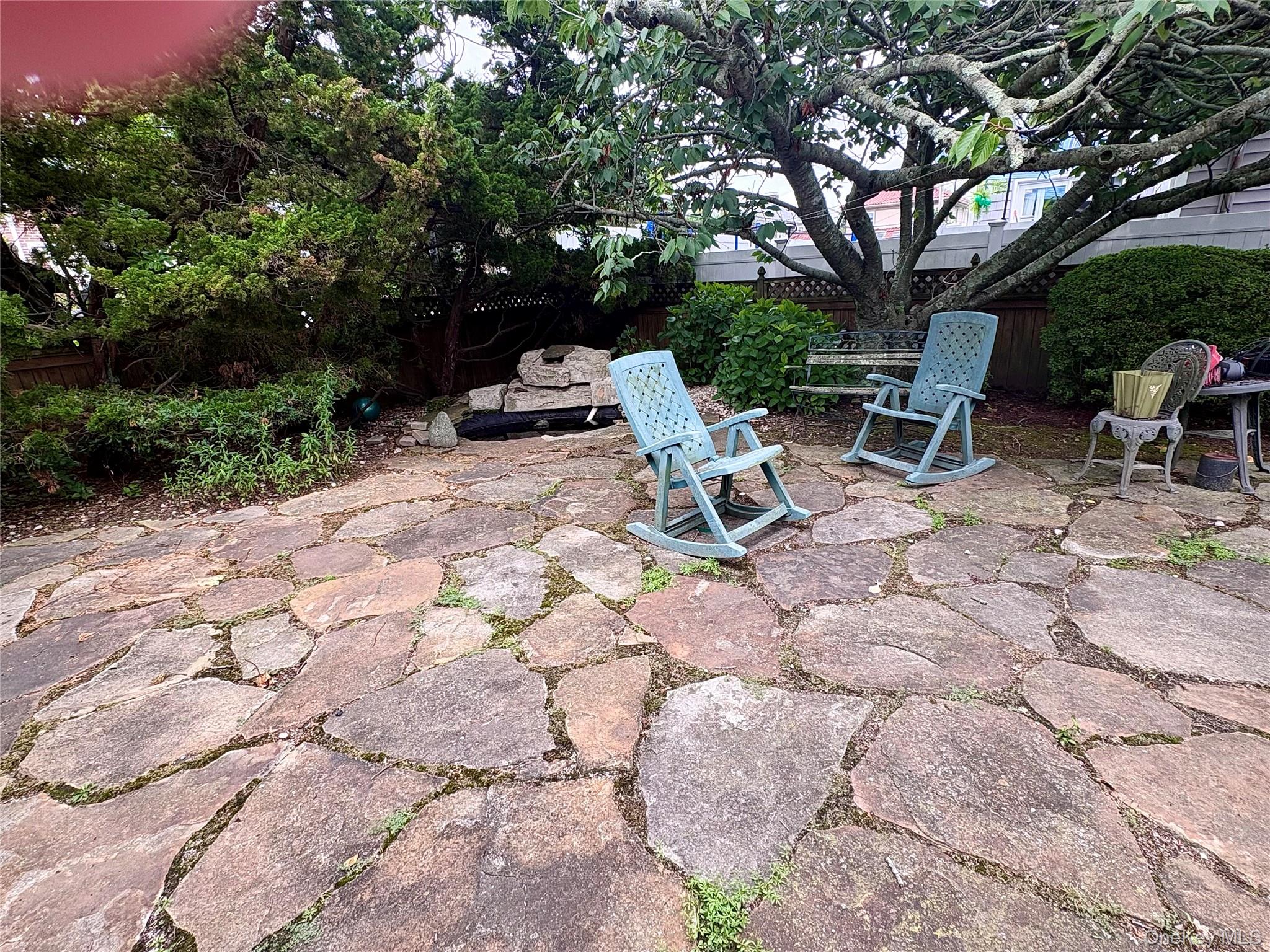 421 W Beech Street Property Photo 3