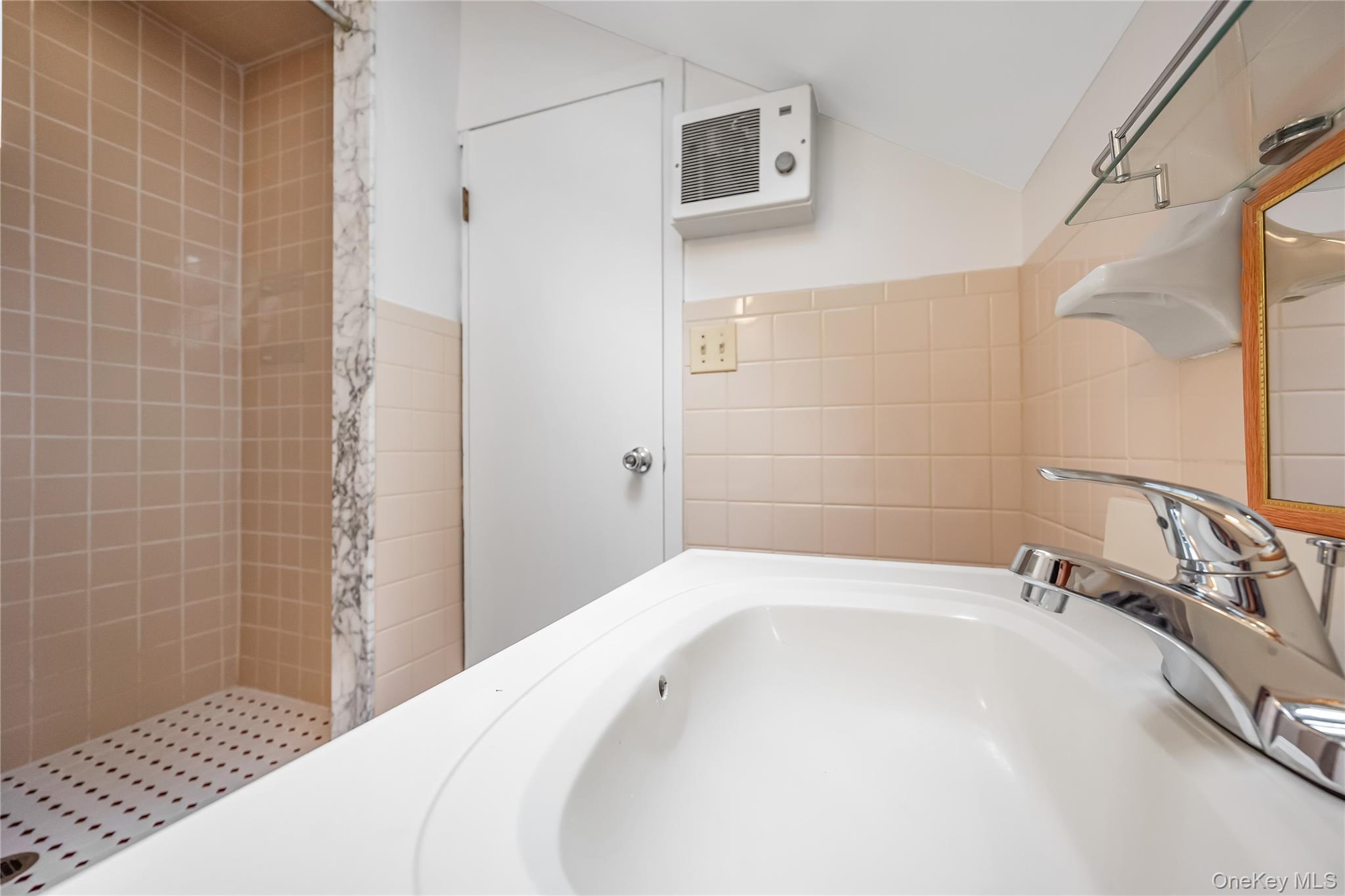 22-12/14 126th Street Property Photo 23
