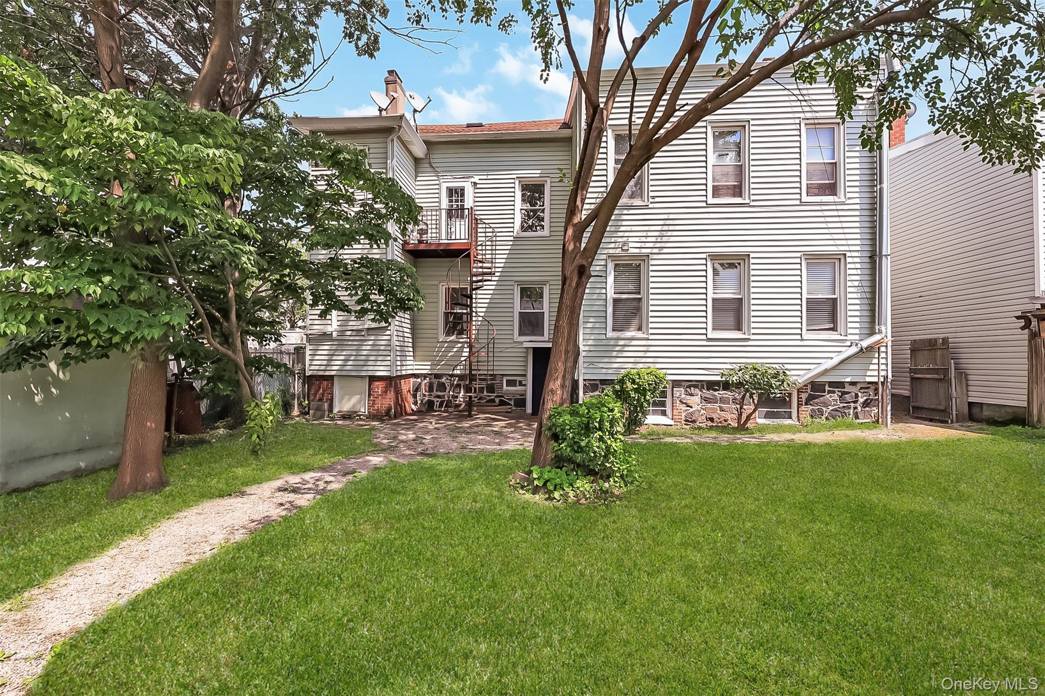 22-12/14 126th Street Property Photo 37
