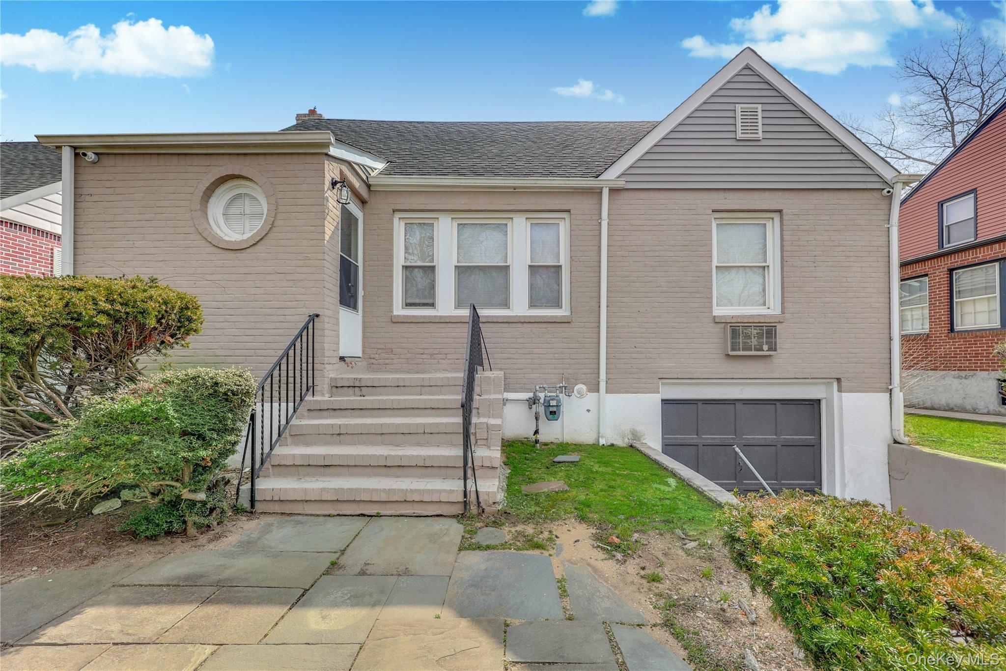 5 Hawthorne Lane Property Photo 1