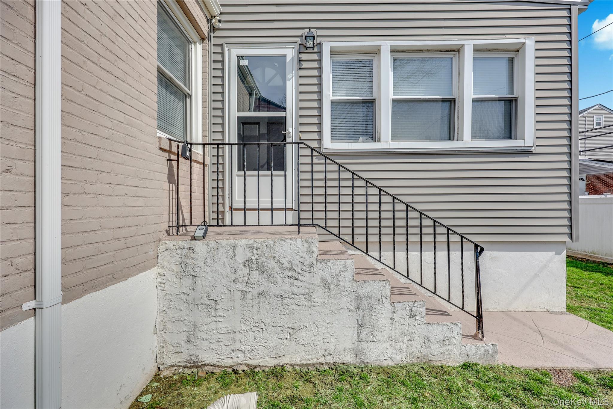 5 Hawthorne Lane Property Photo 7