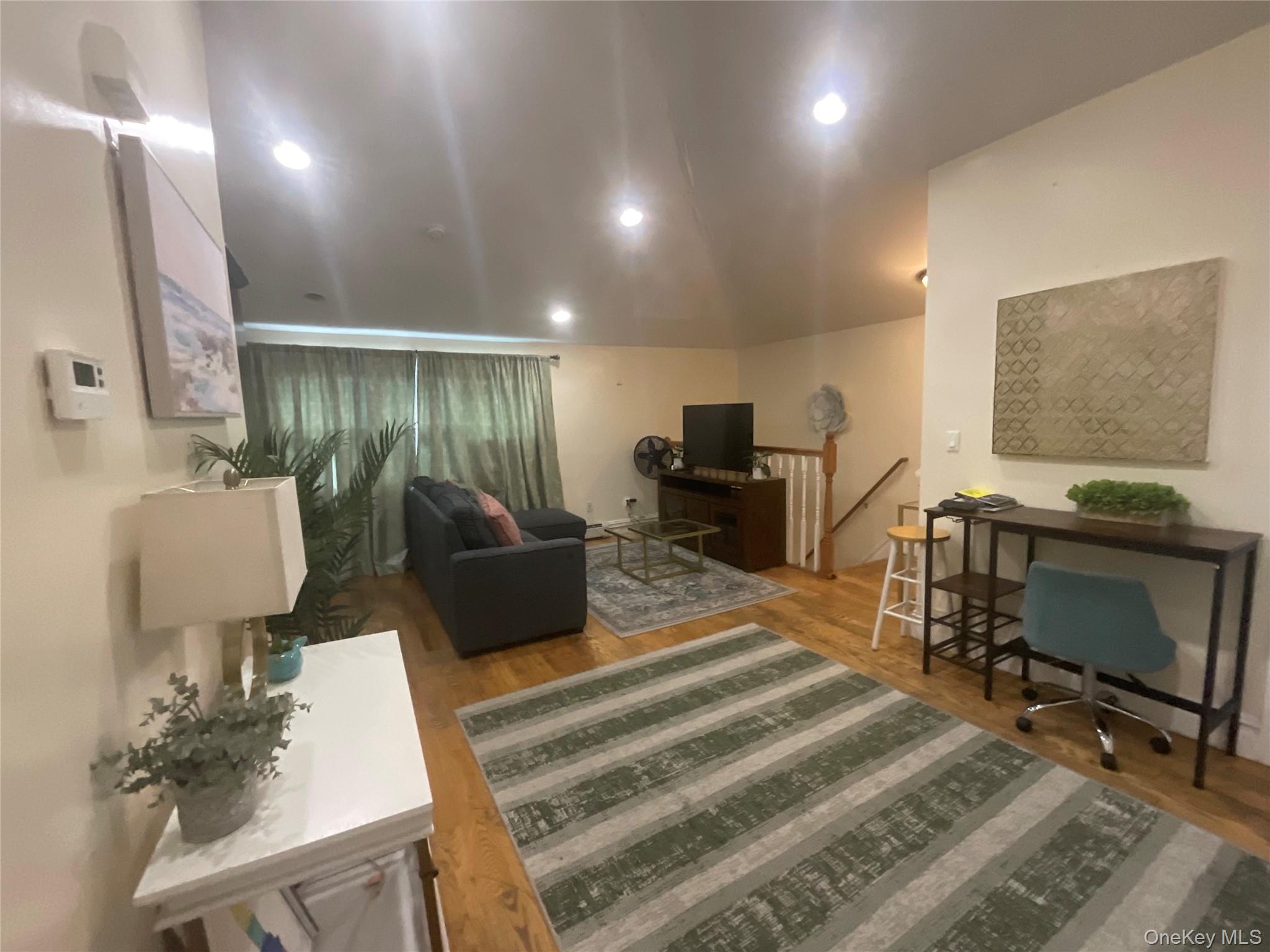 11511 172nd Street Property Photo 2