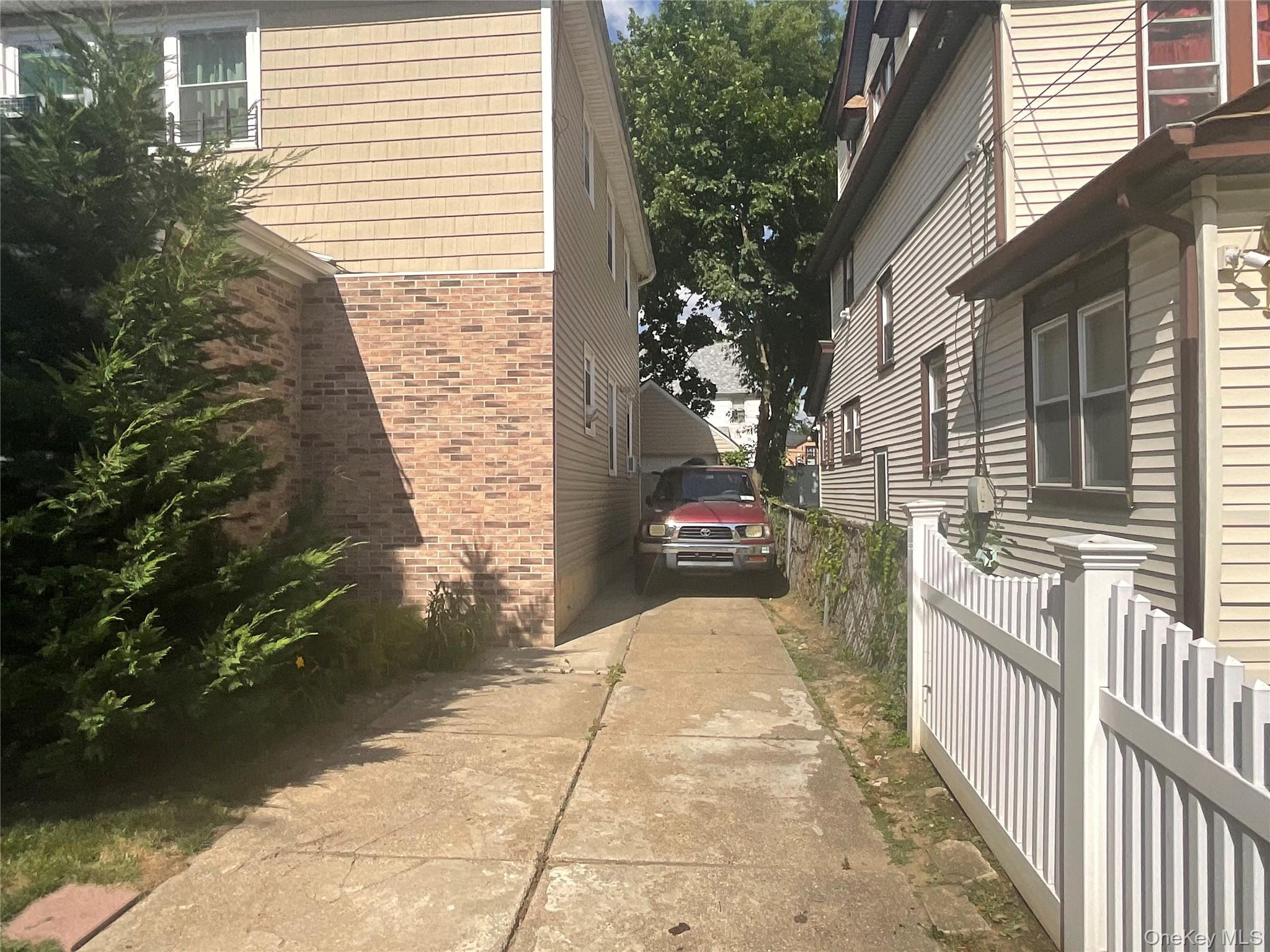 11511 172nd Street Property Photo 11