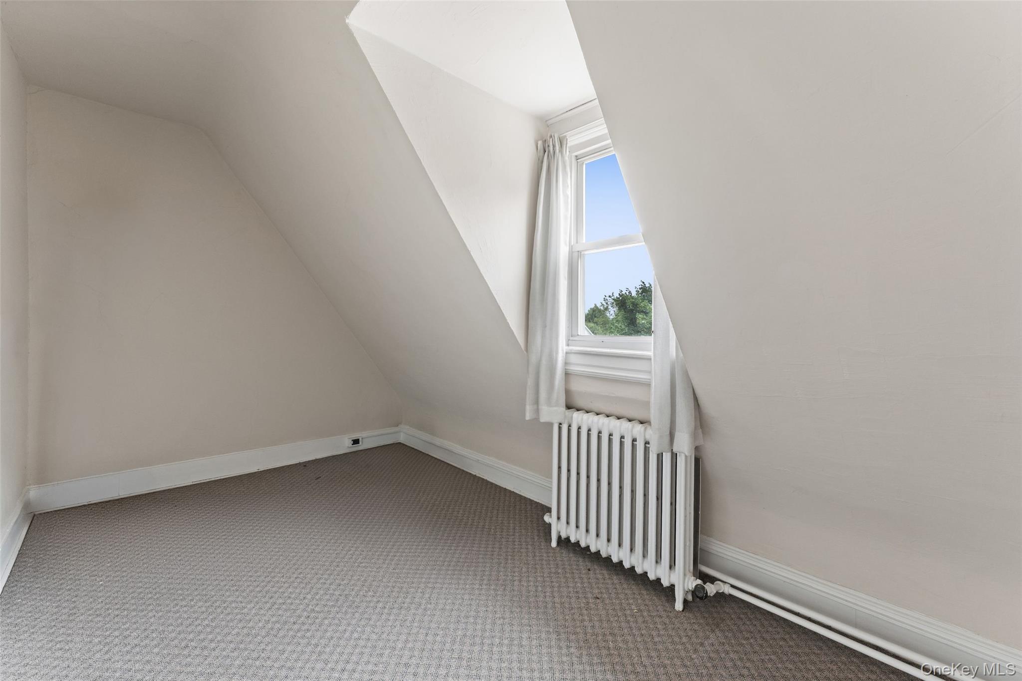 33 Deerfield Avenue Property Photo 16