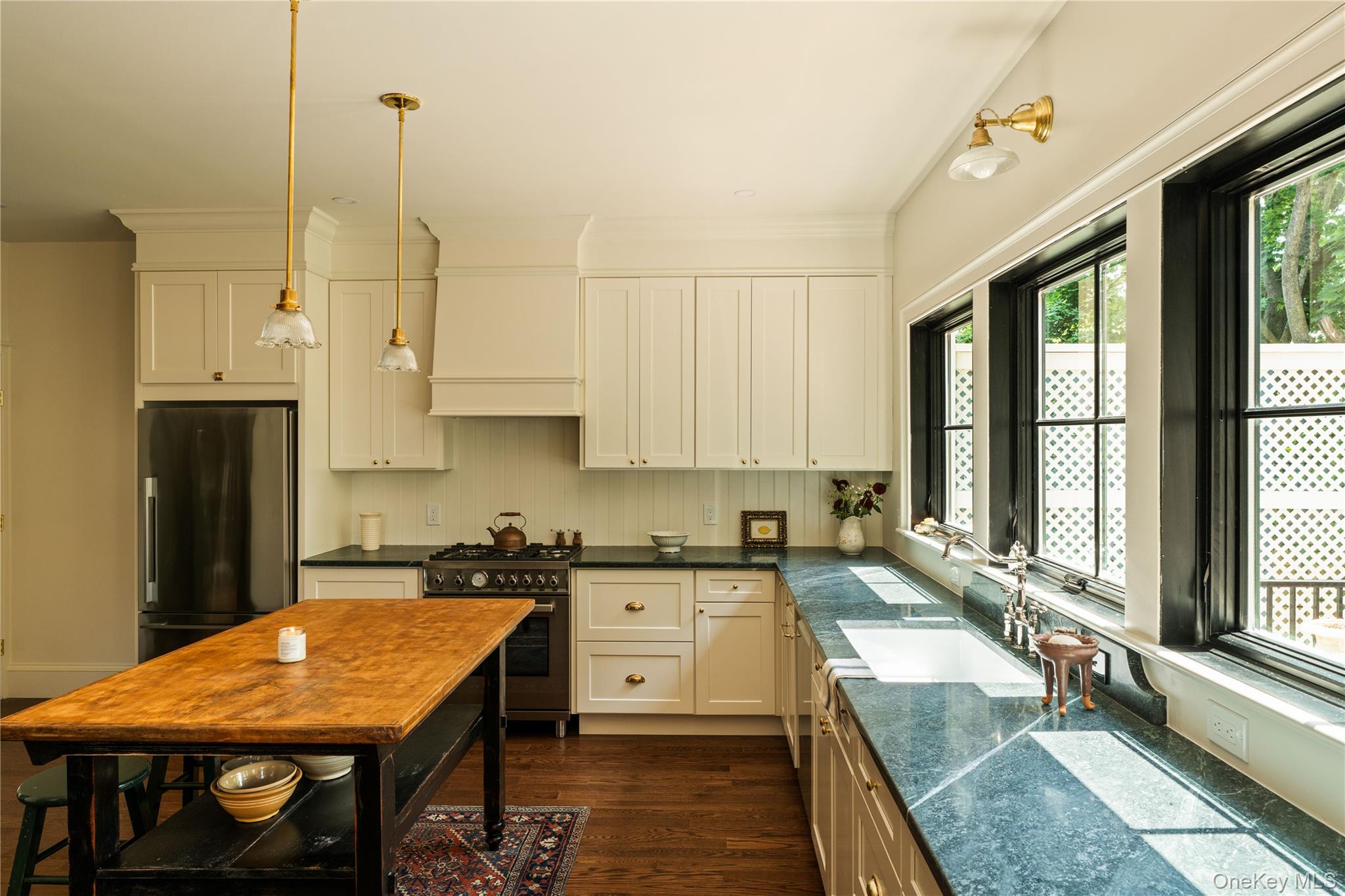 309 State Street Property Photo 12
