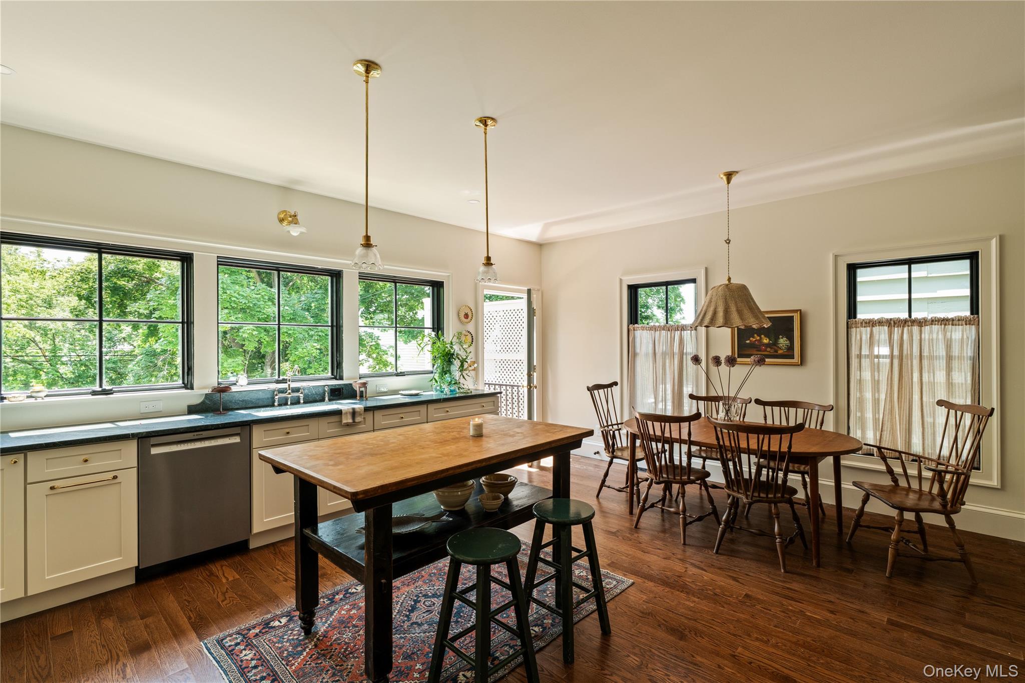 309 State Street Property Photo 13