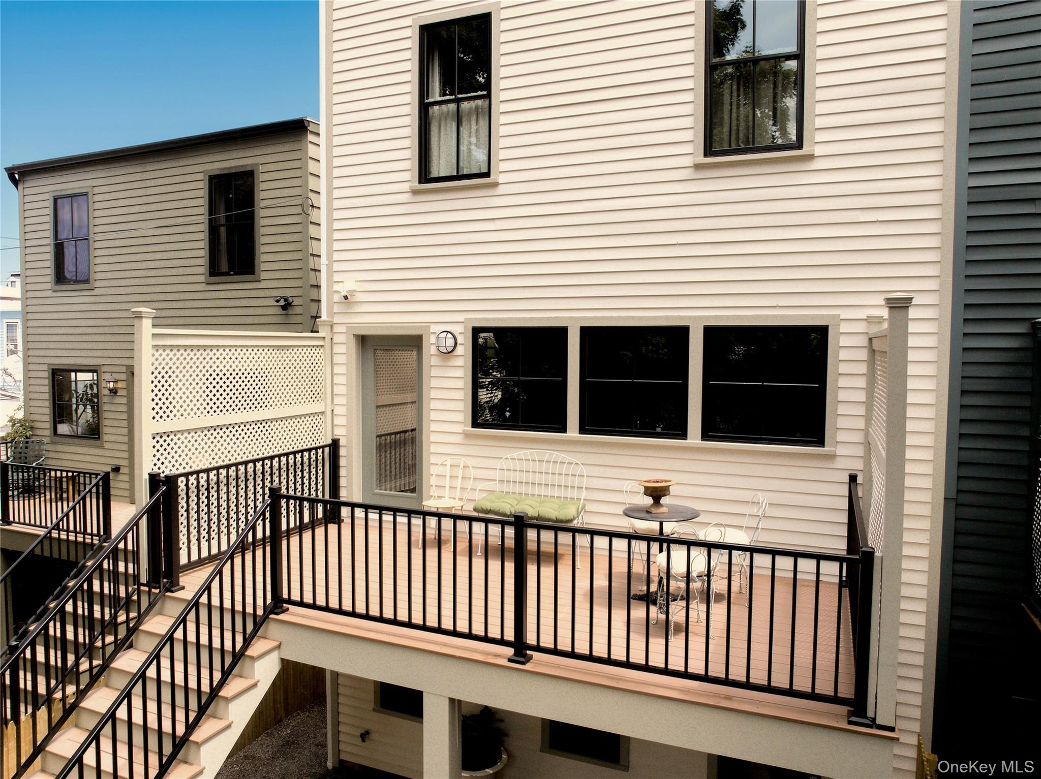 309 State Street Property Photo 14