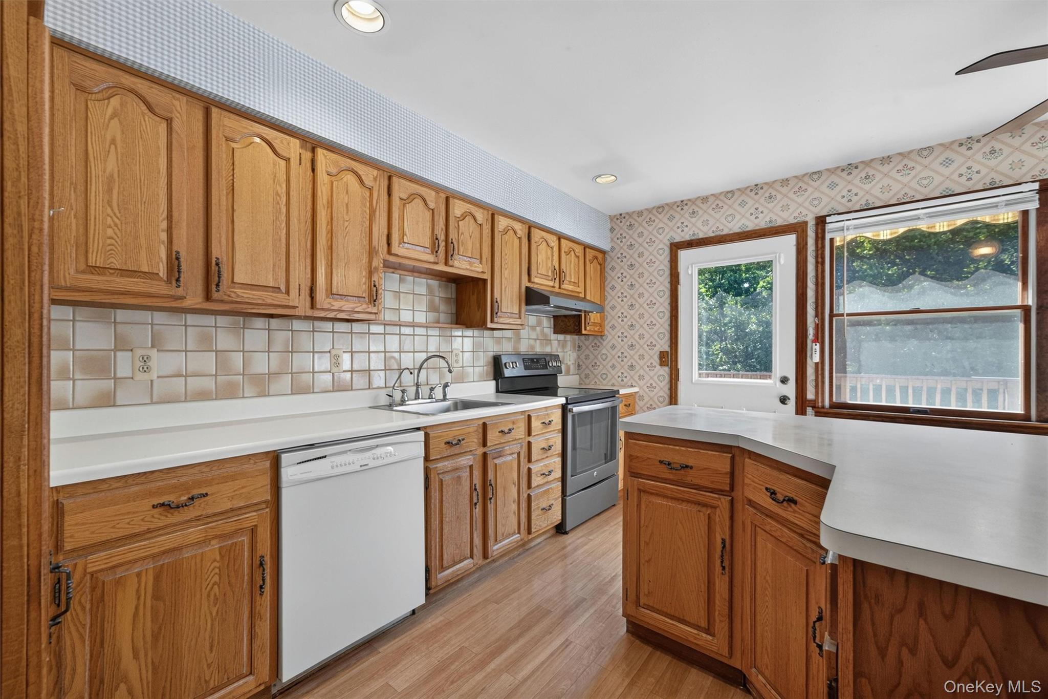 33 Seaman Road Property Photo 12