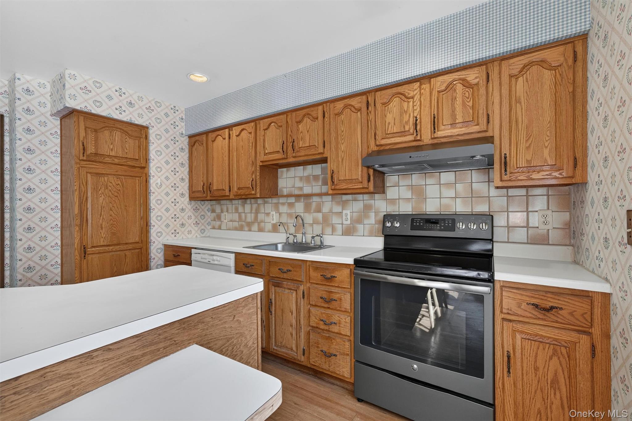 33 Seaman Road Property Photo 14