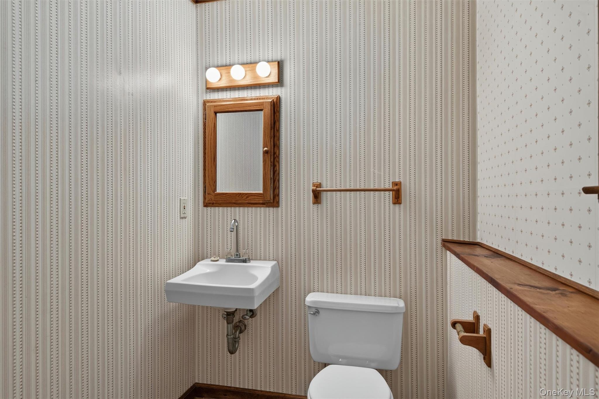 33 Seaman Road Property Photo 32