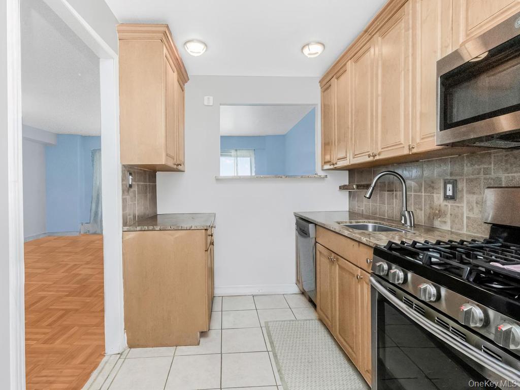 2 Fordham Hill Oval 5b Property Photo 7