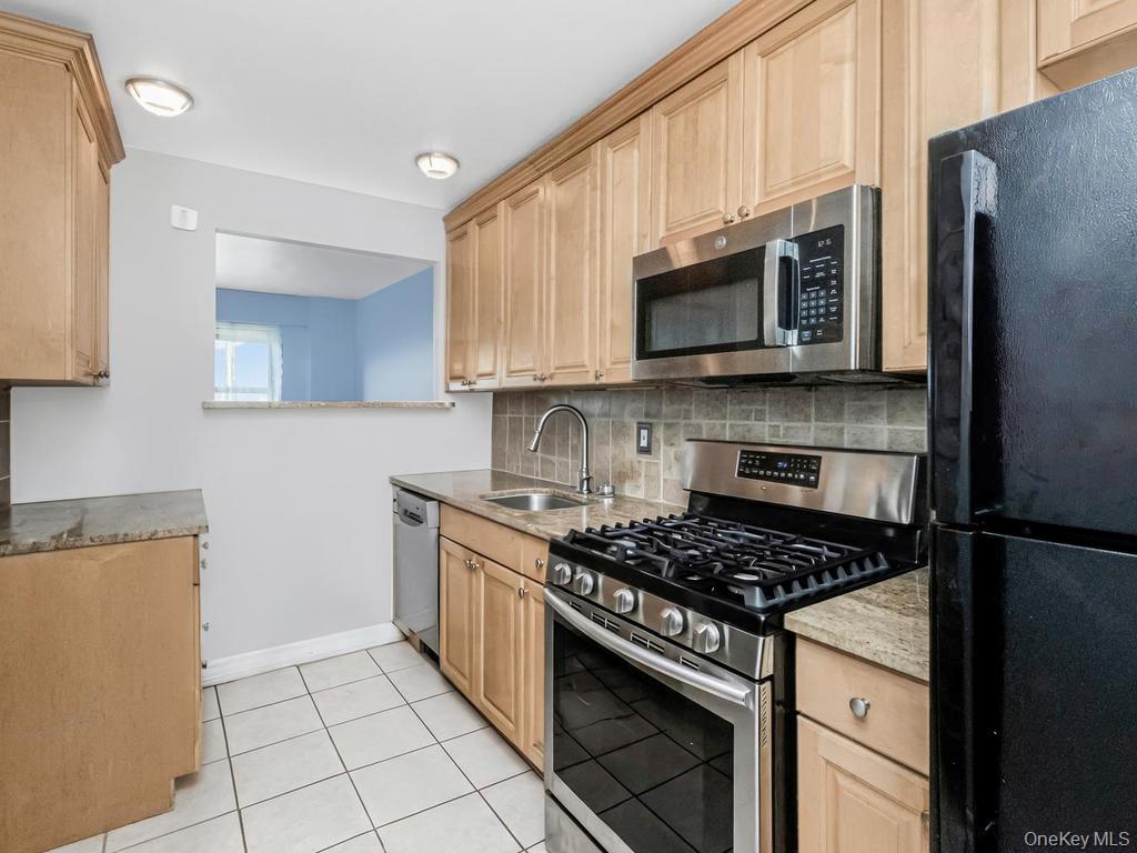 2 Fordham Hill Oval 5b Property Photo 8