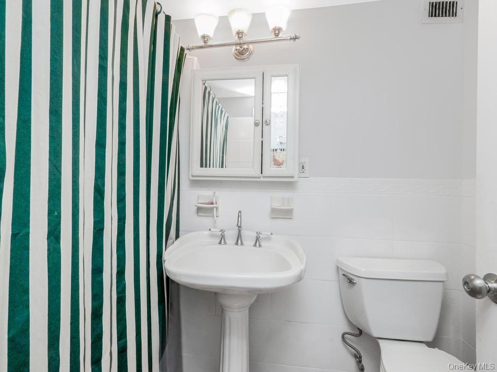 2 Fordham Hill Oval 5b Property Photo 14
