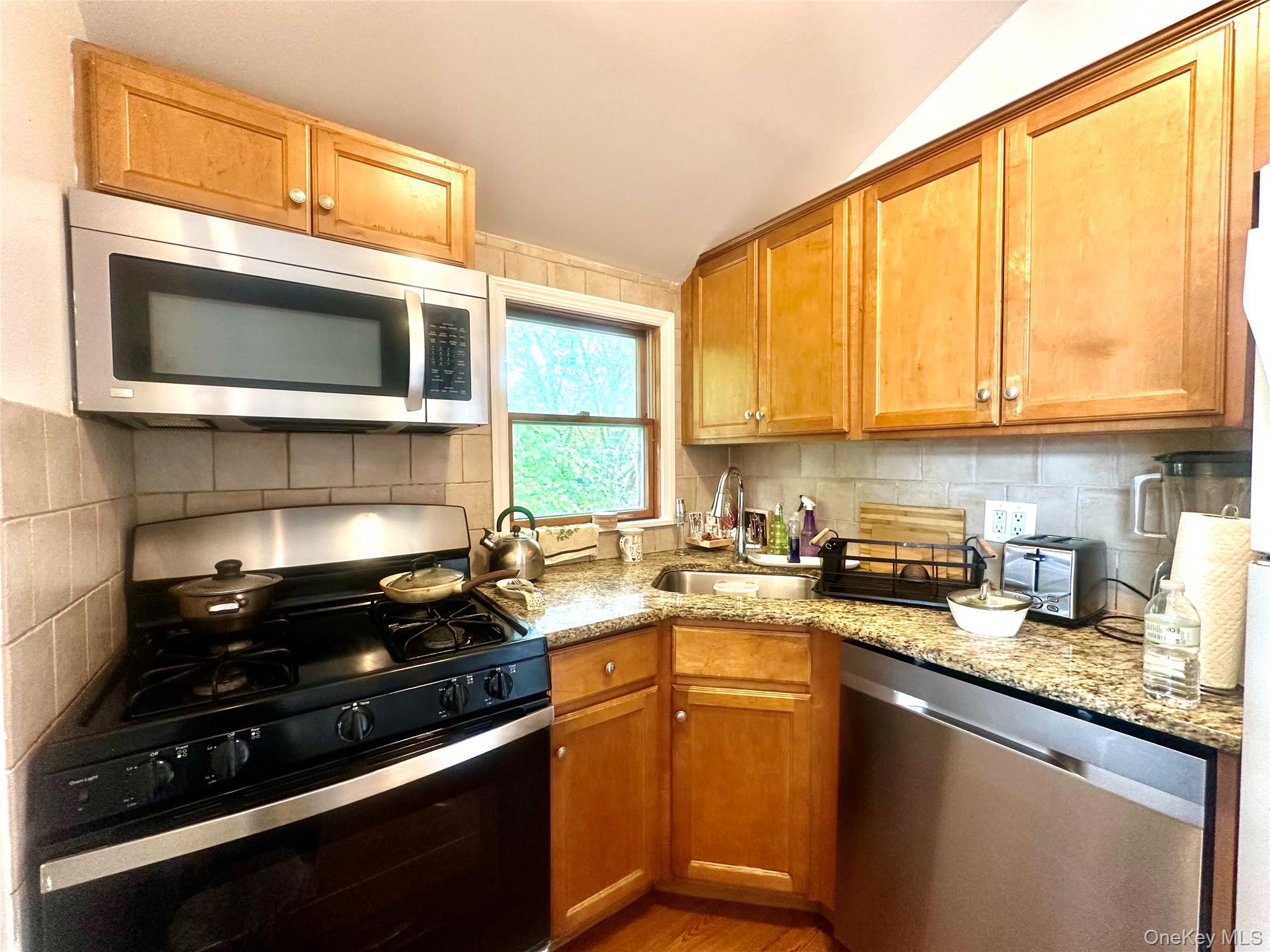 12401 7th Avenue Property Photo 5