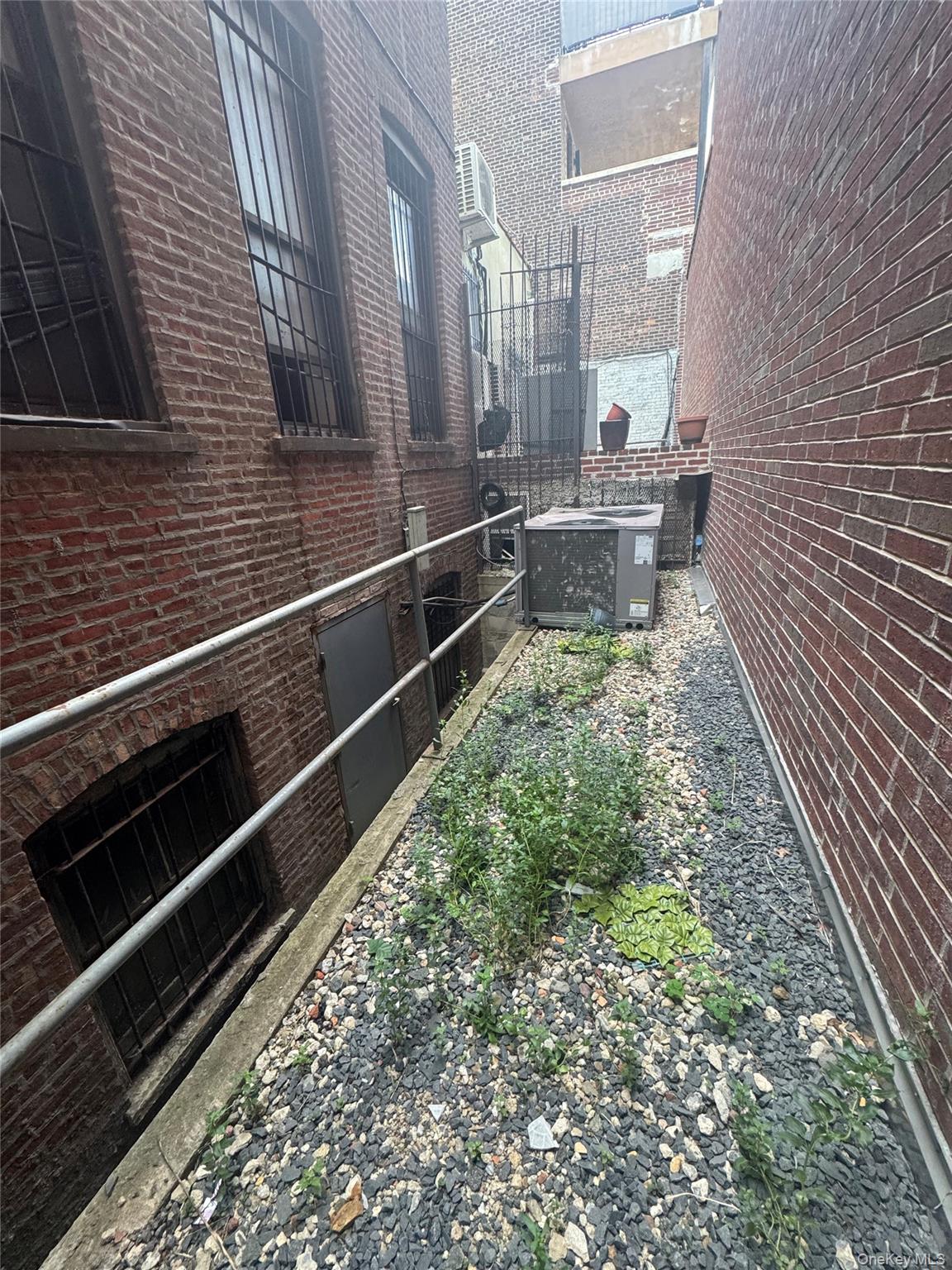 1026214 Property Photo 3