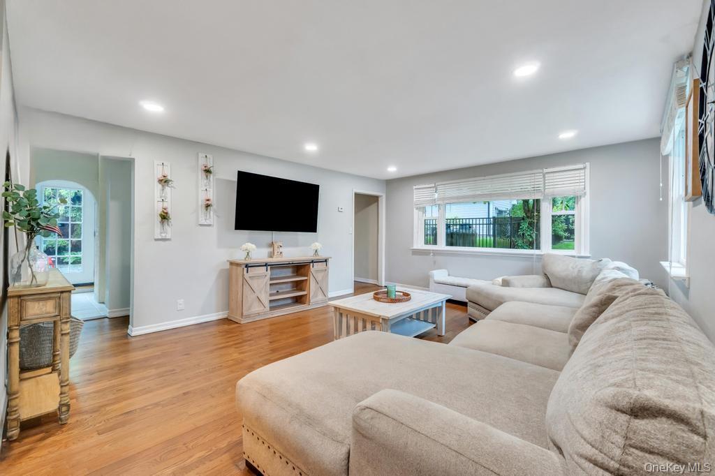 214 1st Street Property Photo 6