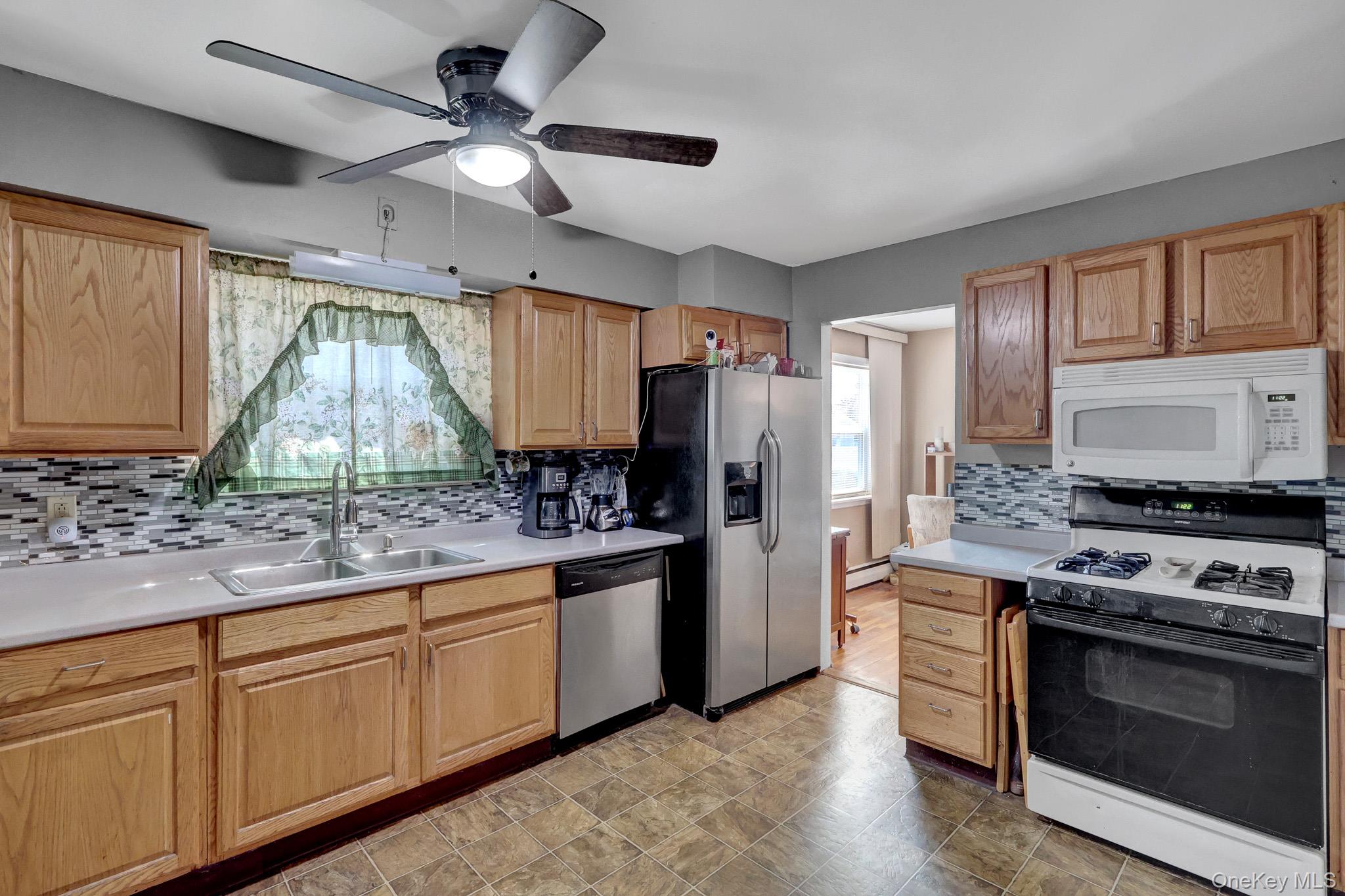105 Madison Avenue Property Photo 9