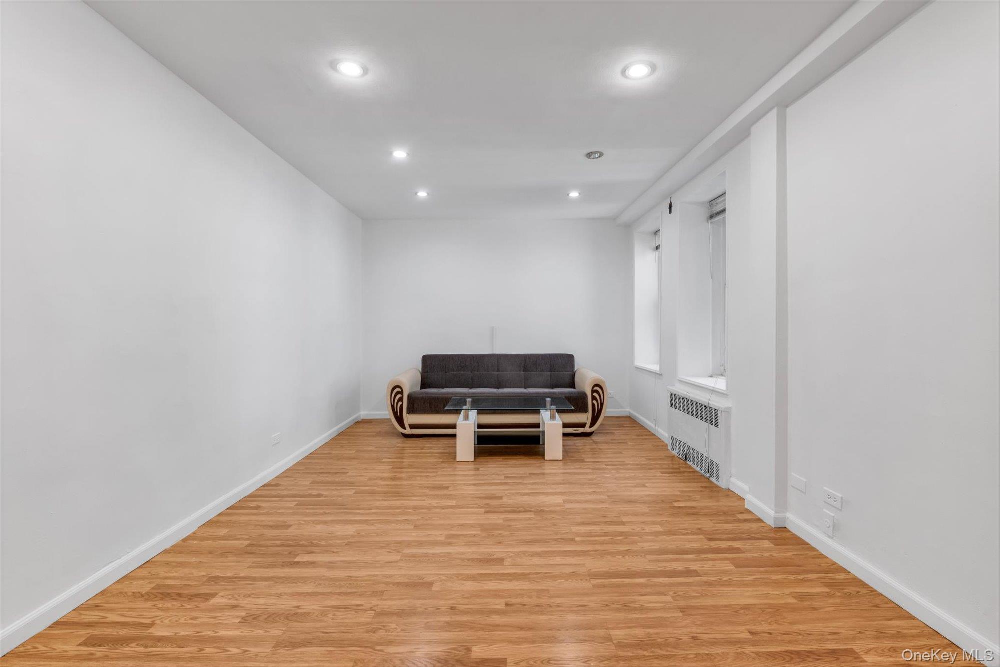 140-18 Burden Crescent 305 Property Photo 3