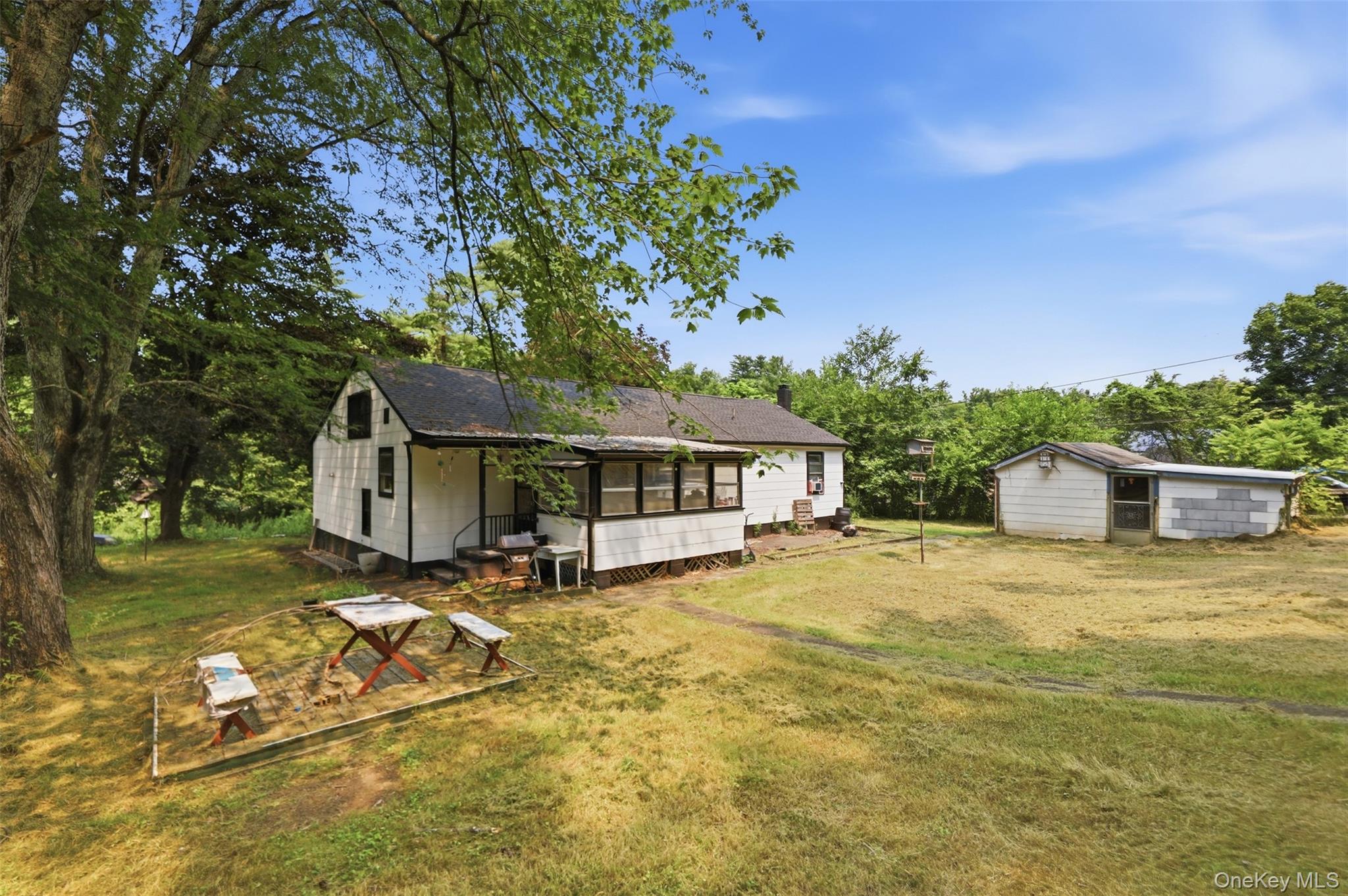 98 Dellay Avenue Property Photo 3