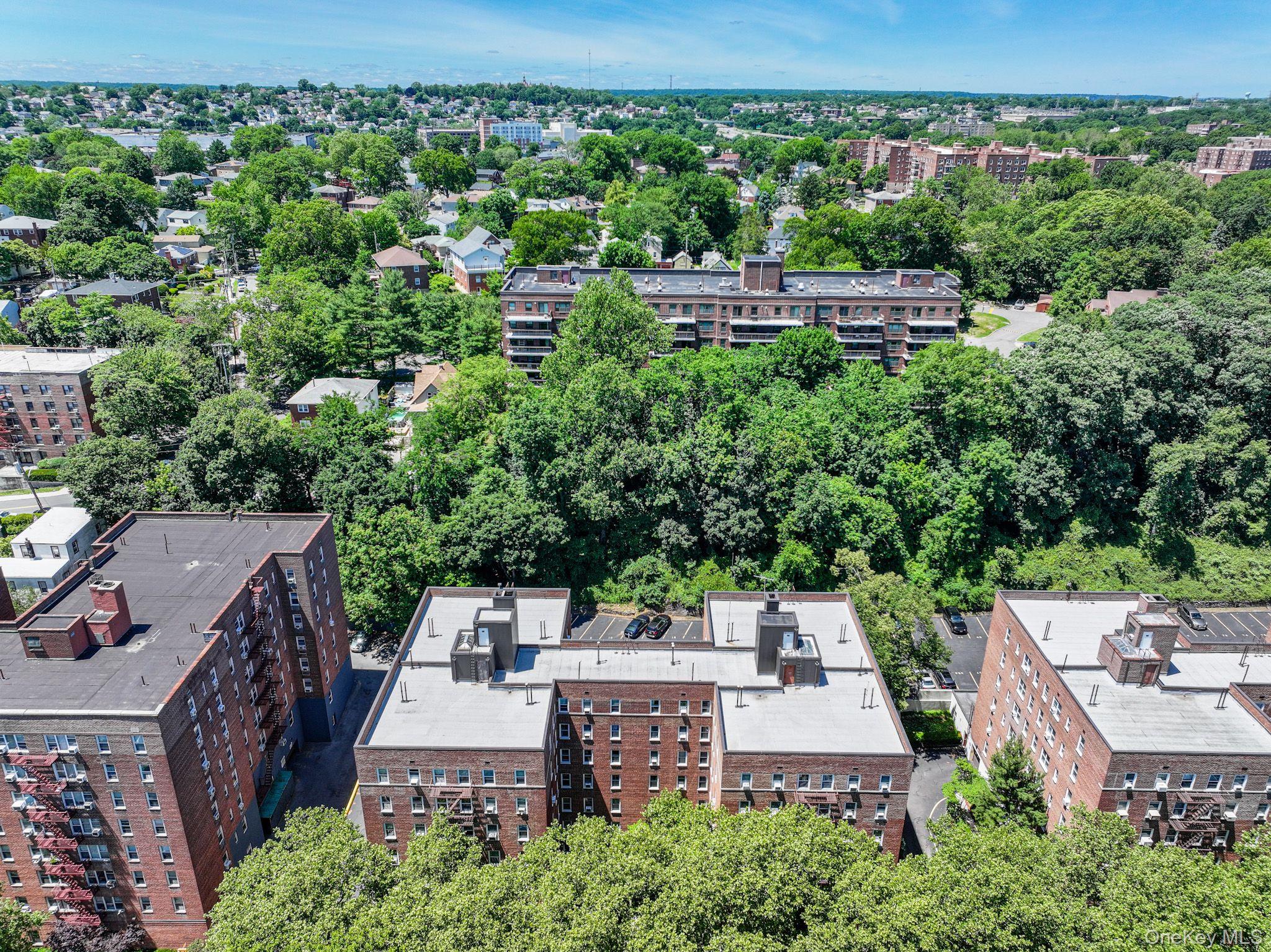 755 Bronx River Rd 4b Property Photo 3