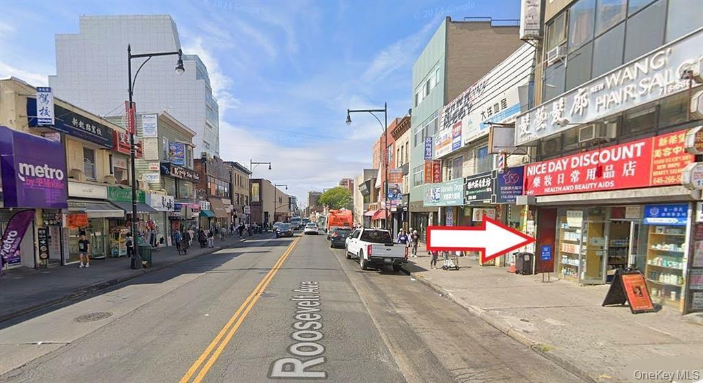 13687 Roosevelt Avenue Property Photo 1