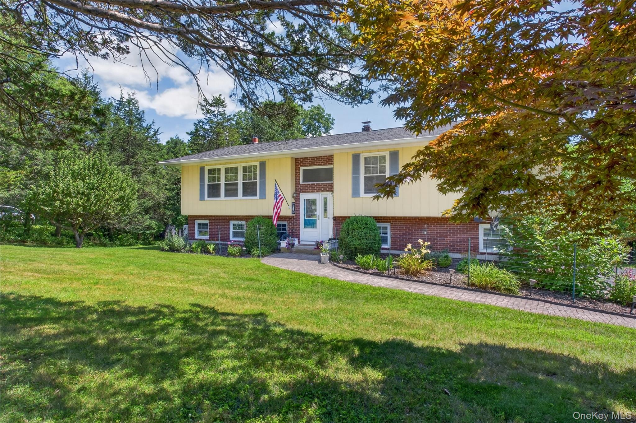 6 Gail Lane Property Photo 1