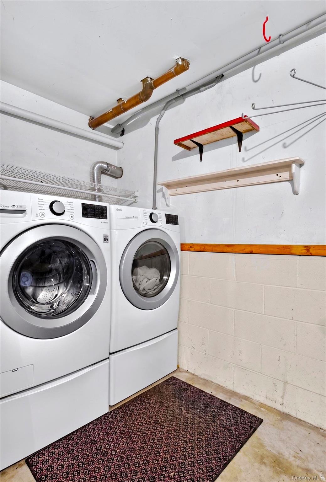 6 Gail Lane Property Photo 16